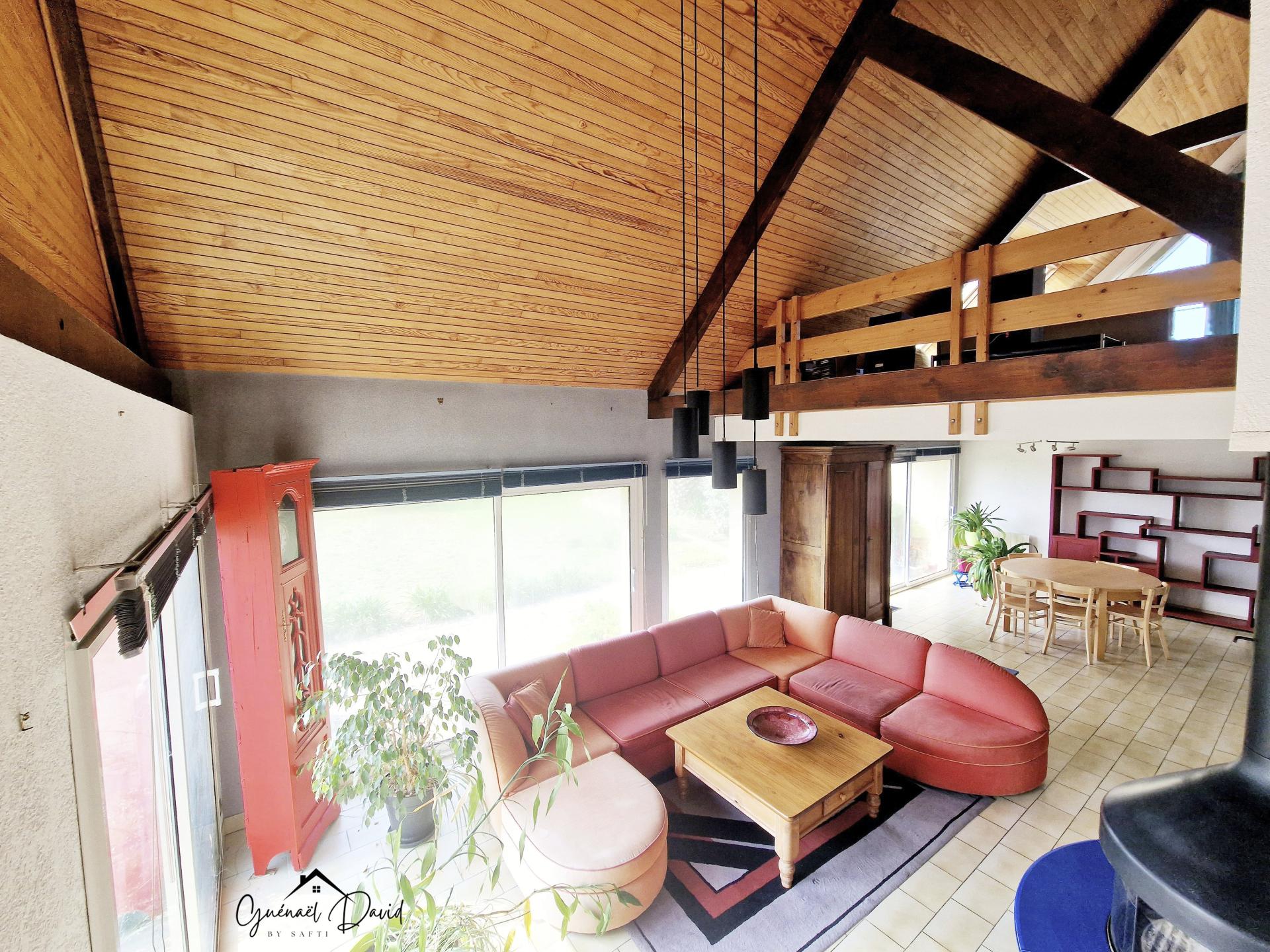 Photo 8 of the listing.