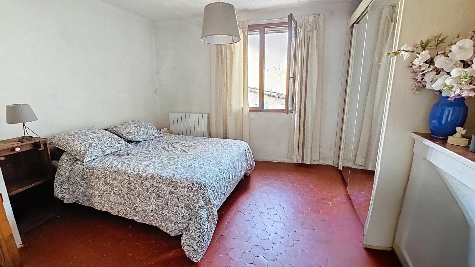 Photo 13 of the listing.