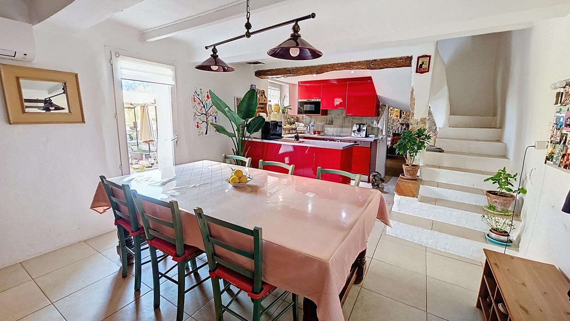 Photo 7 of the listing.