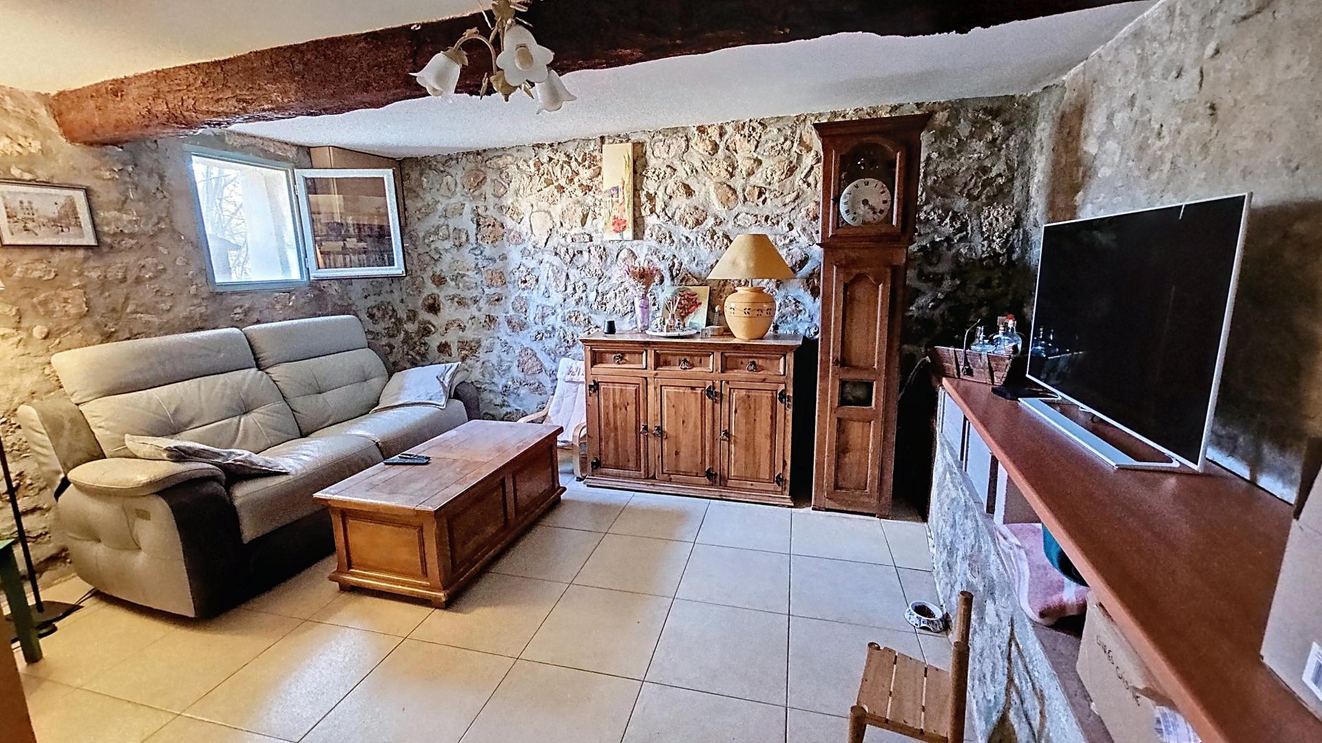 Photo 9 of the listing.