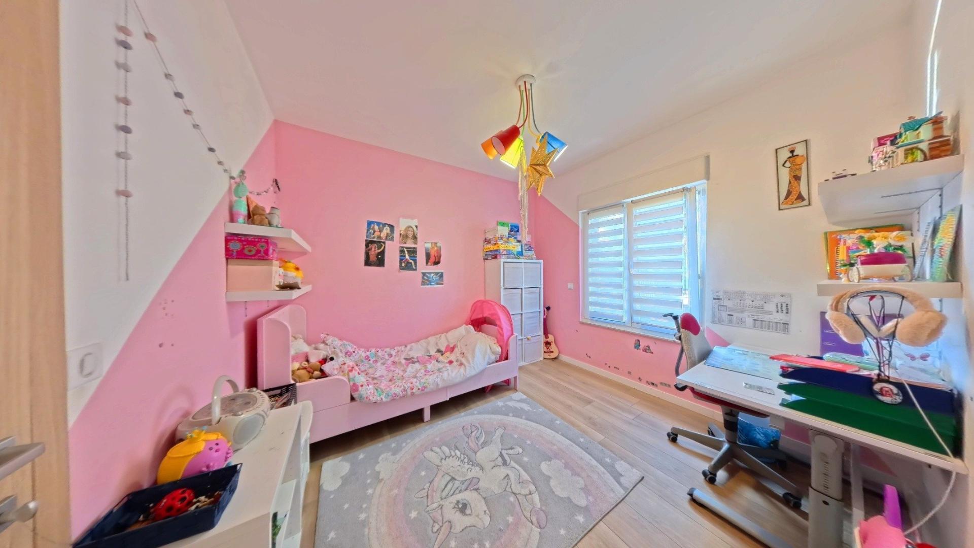 Photo 13 of the listing.