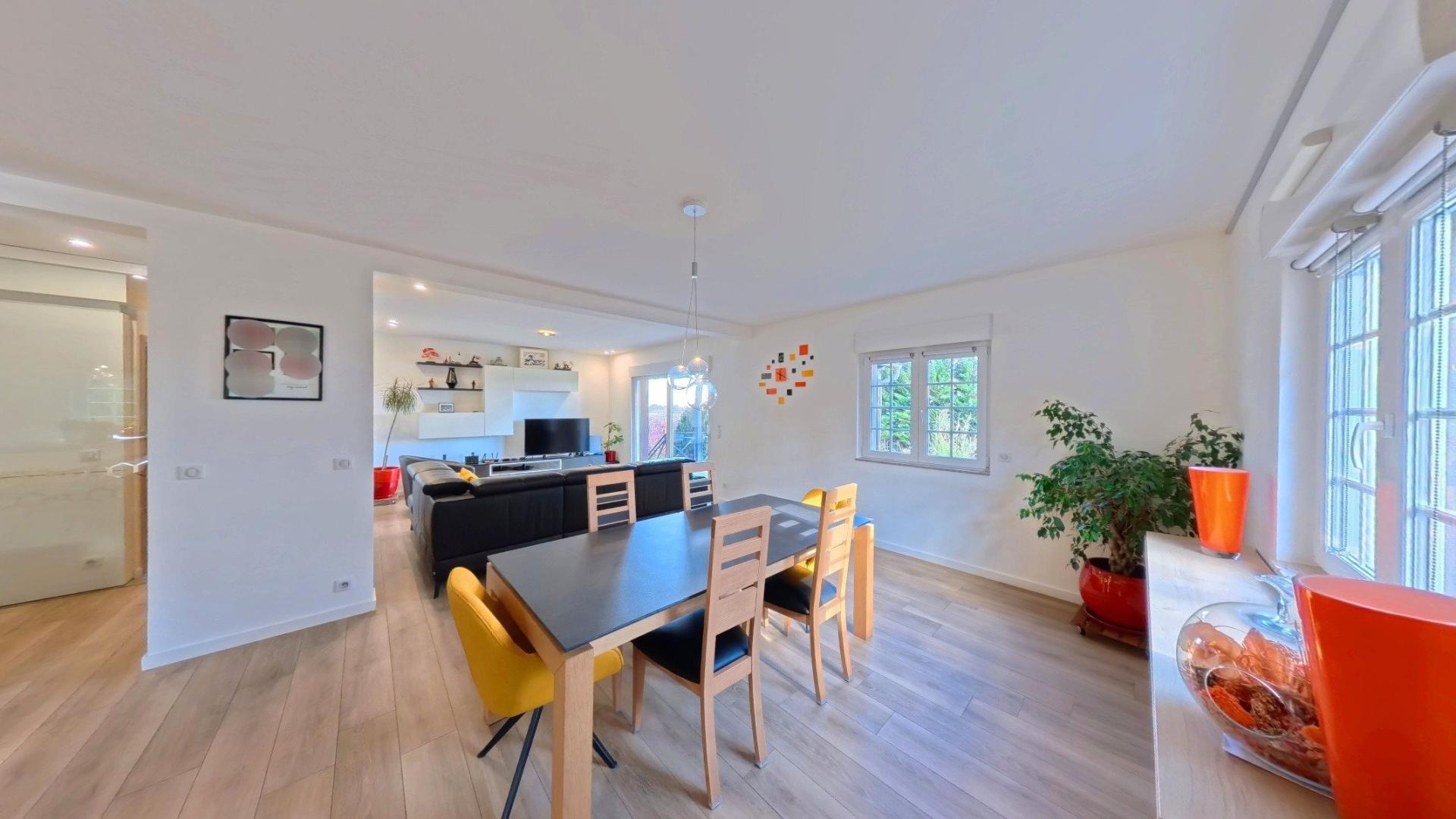 Photo 5 of the listing.