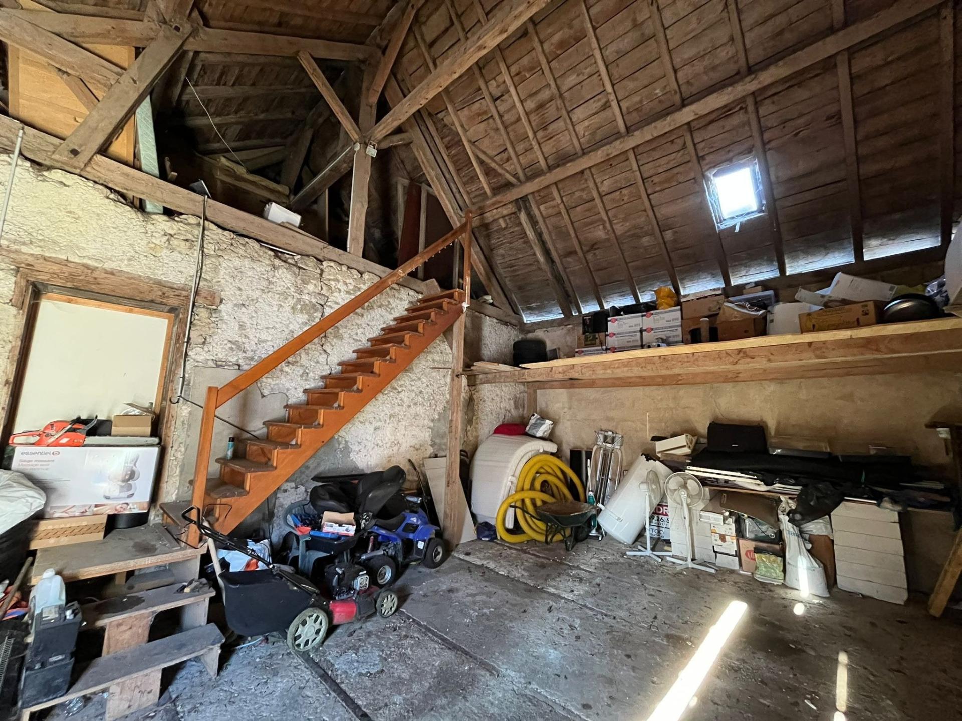 Photo 7 of the listing.