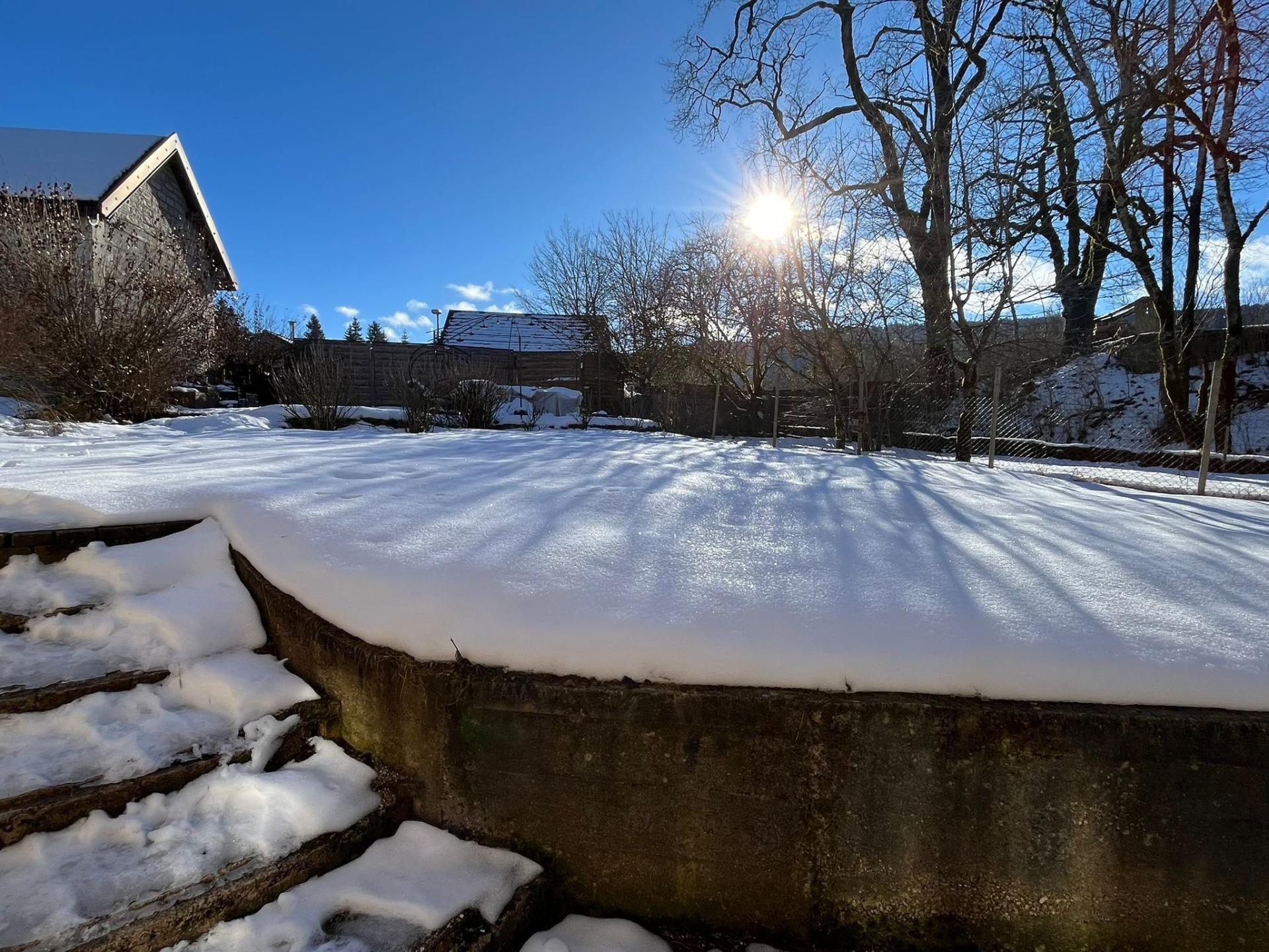 Photo 5 of the listing.