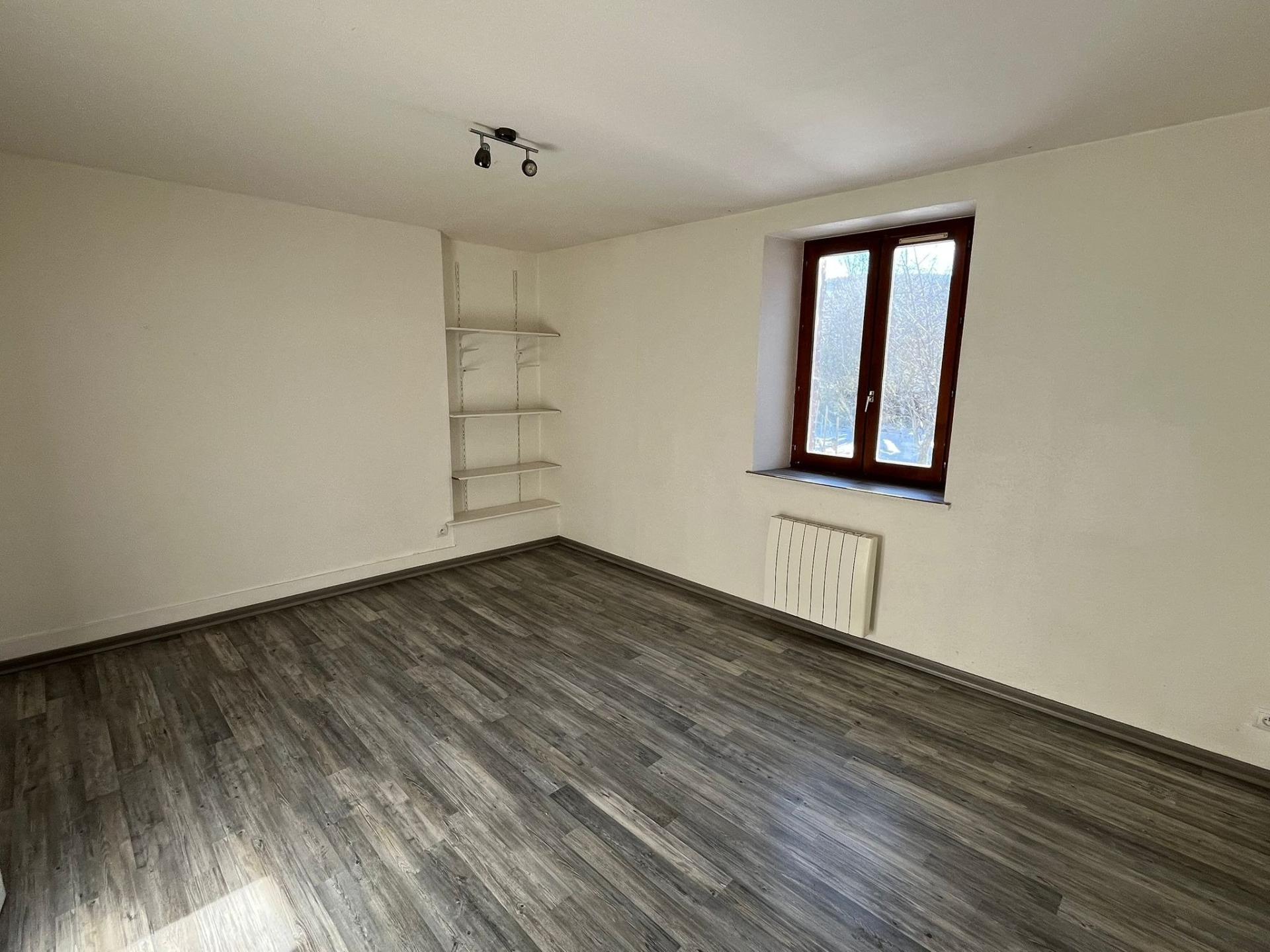 Photo 8 of the listing.