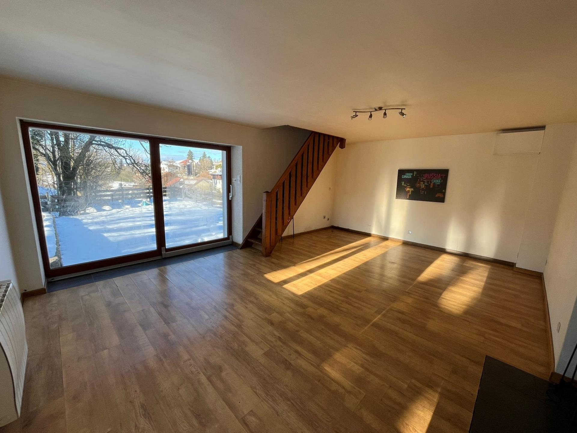 Photo 3 of the listing.