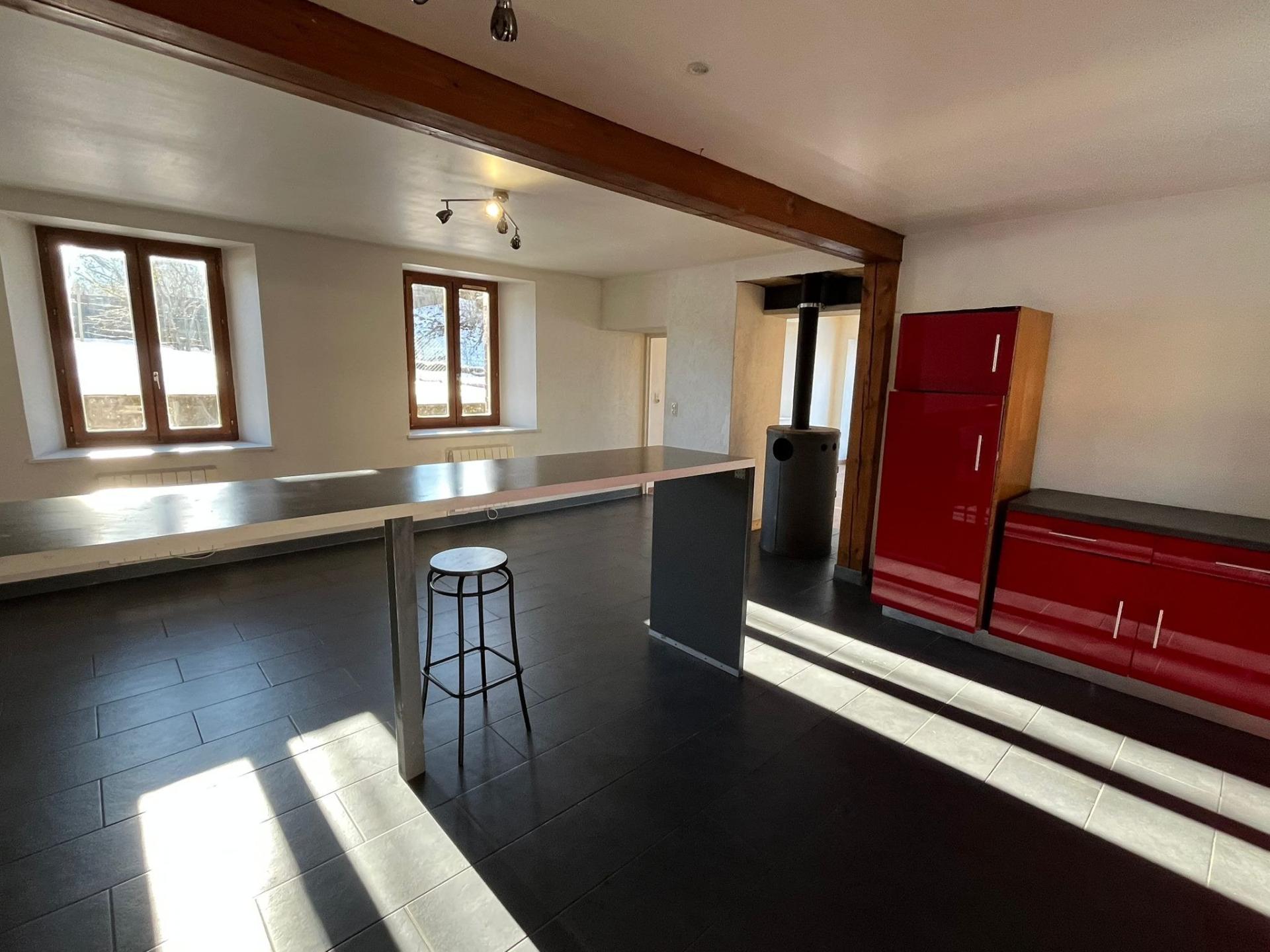 Photo 9 of the listing.