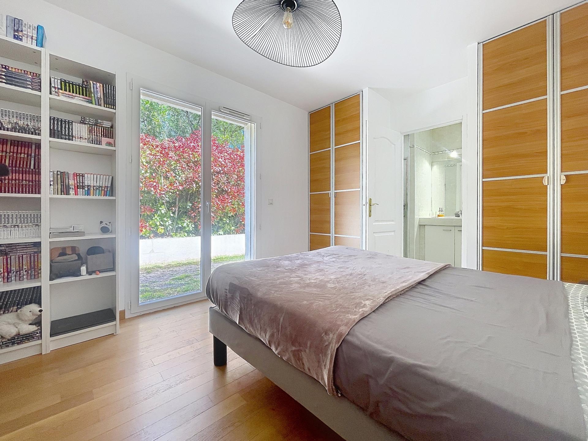 Photo 8 of the listing.