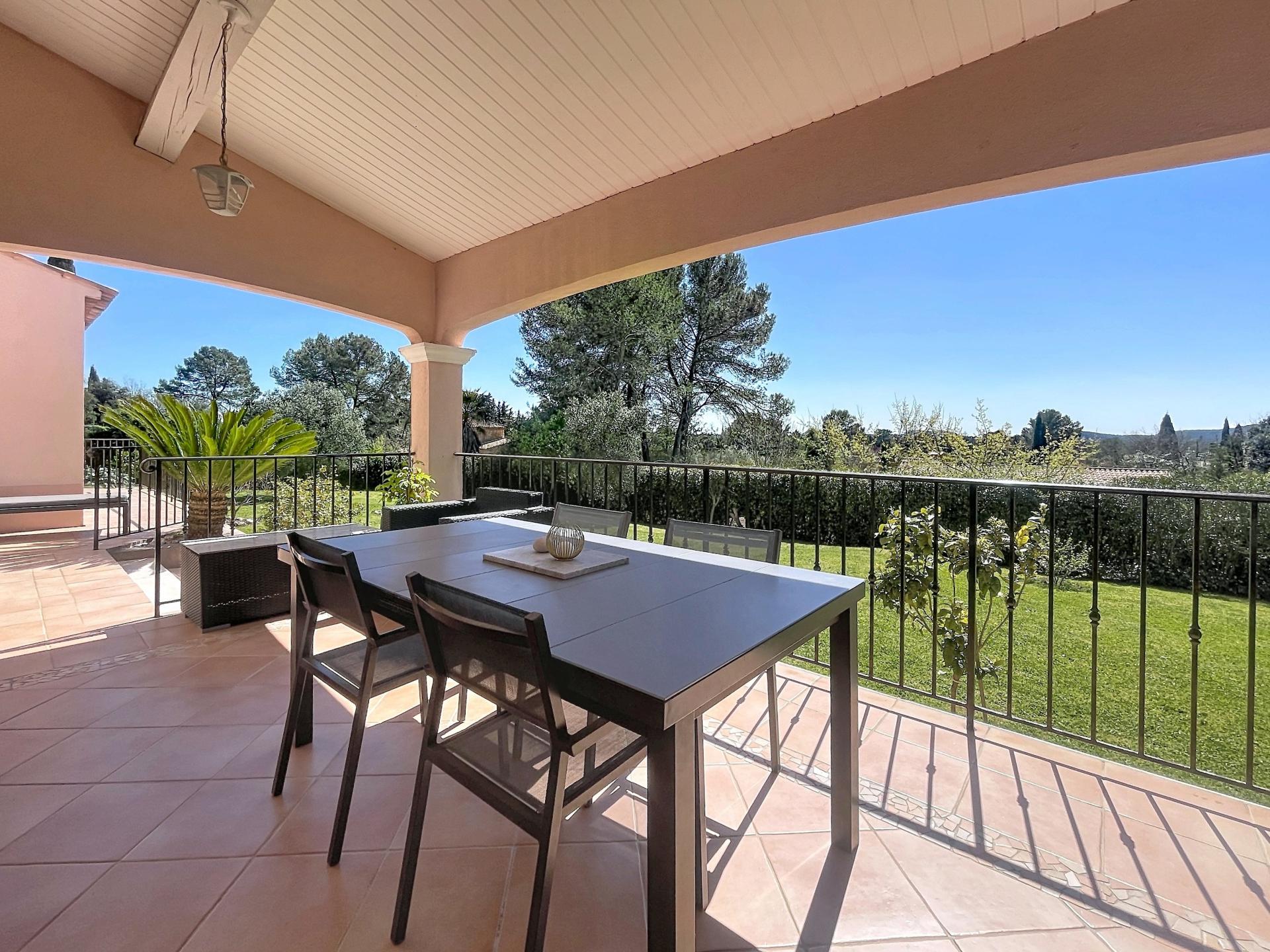 Photo 9 of the listing.