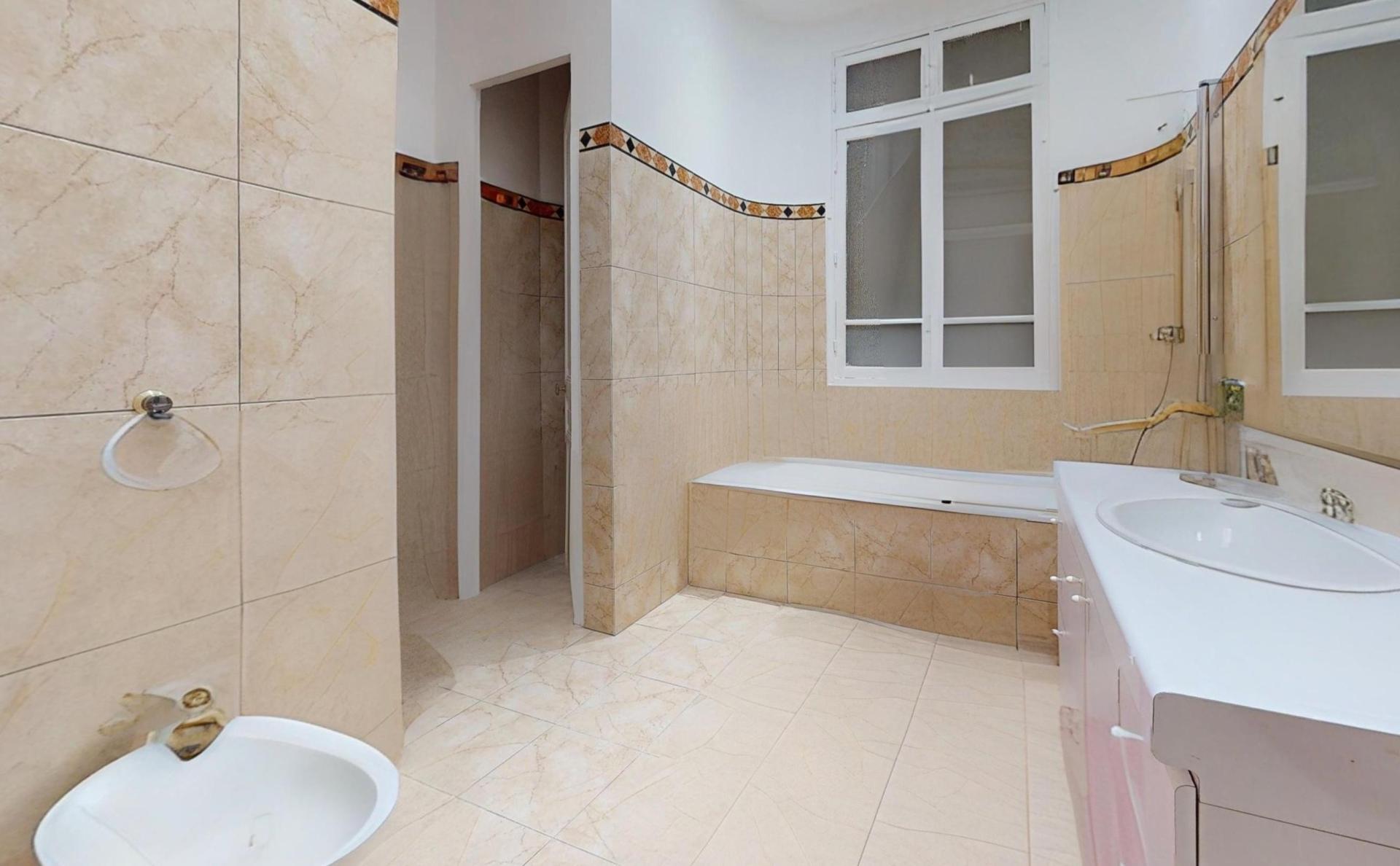 Photo 6 of the listing.