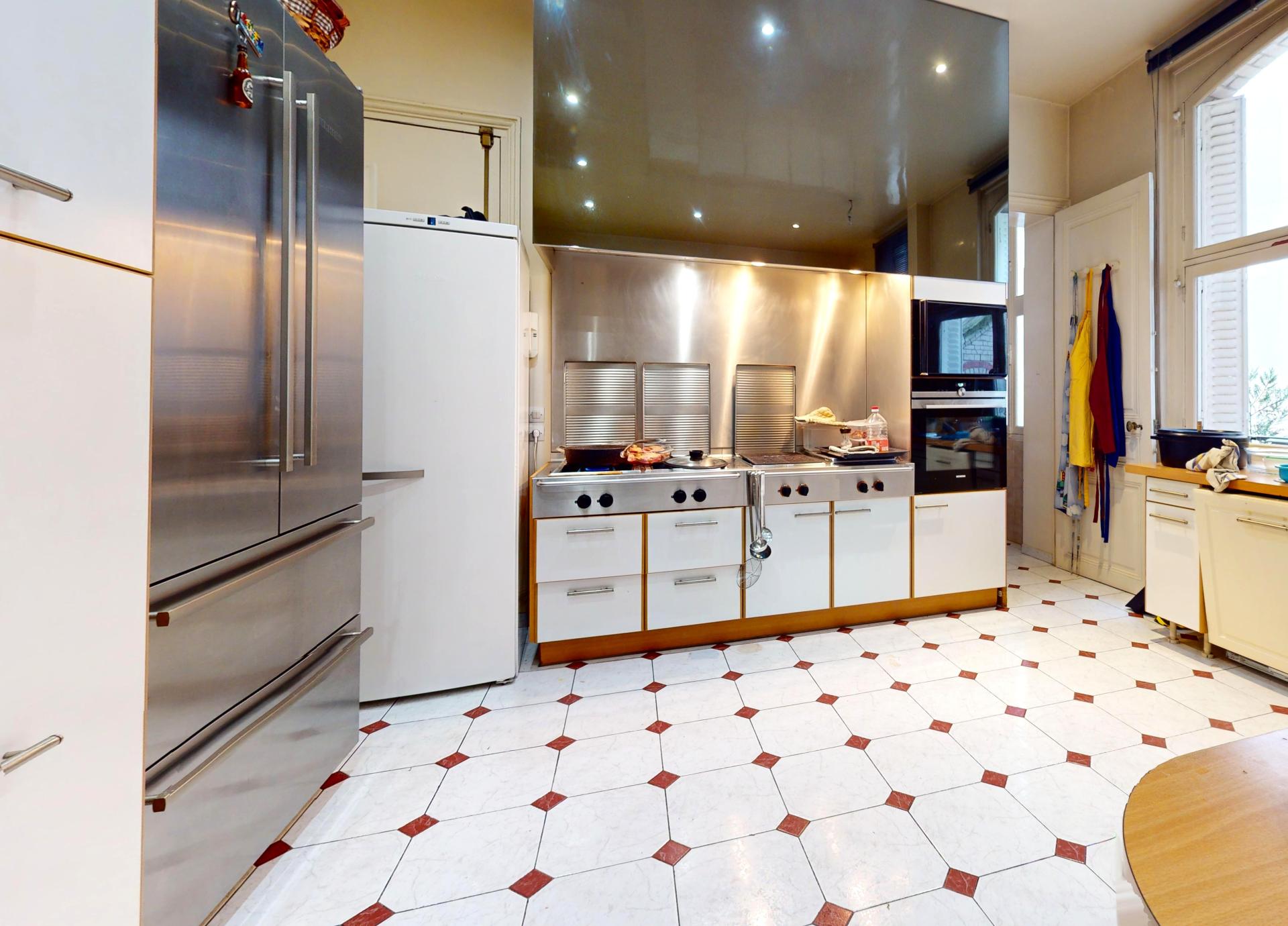 Photo 4 of the listing.