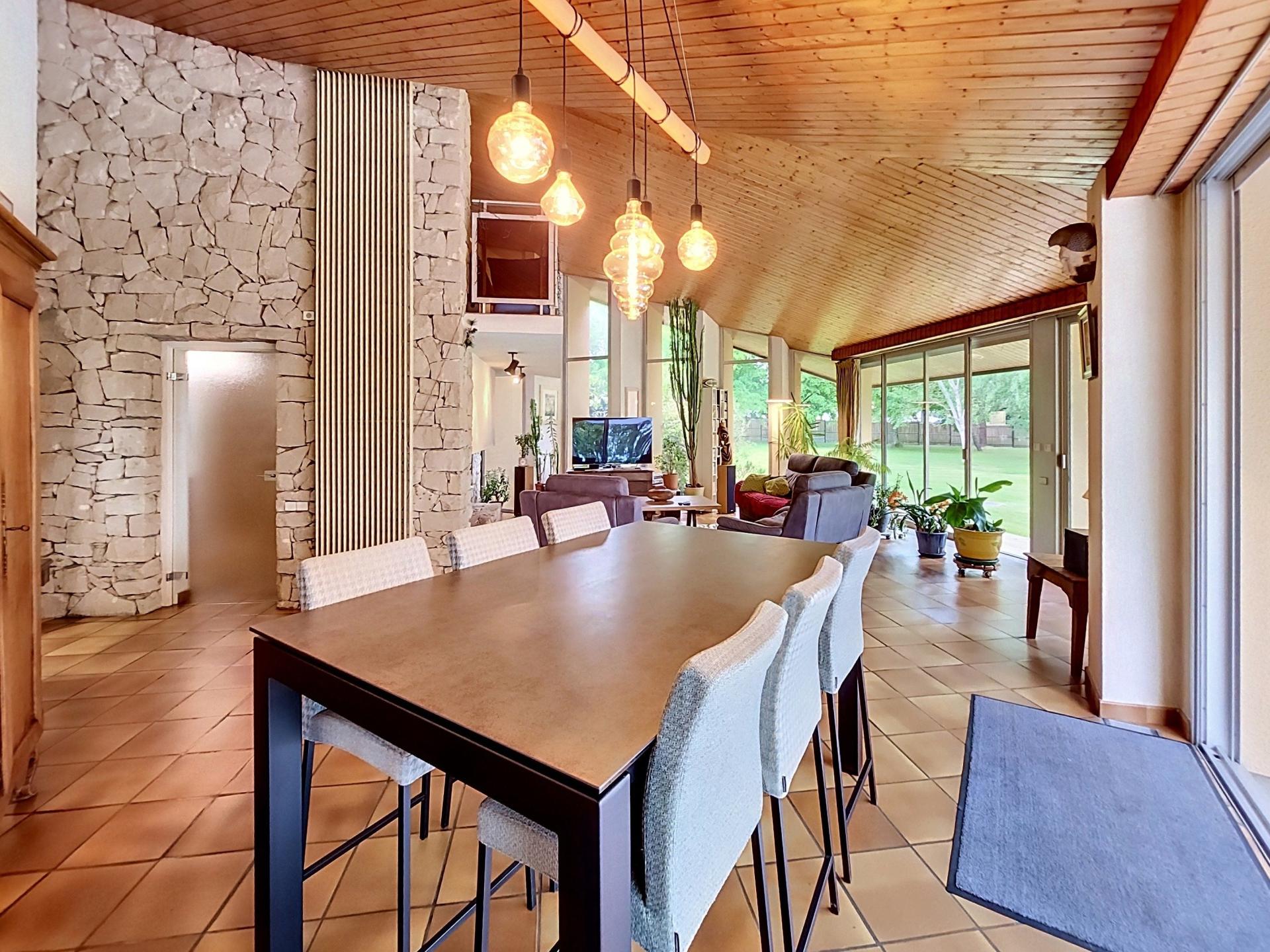 Photo 8 of the listing.