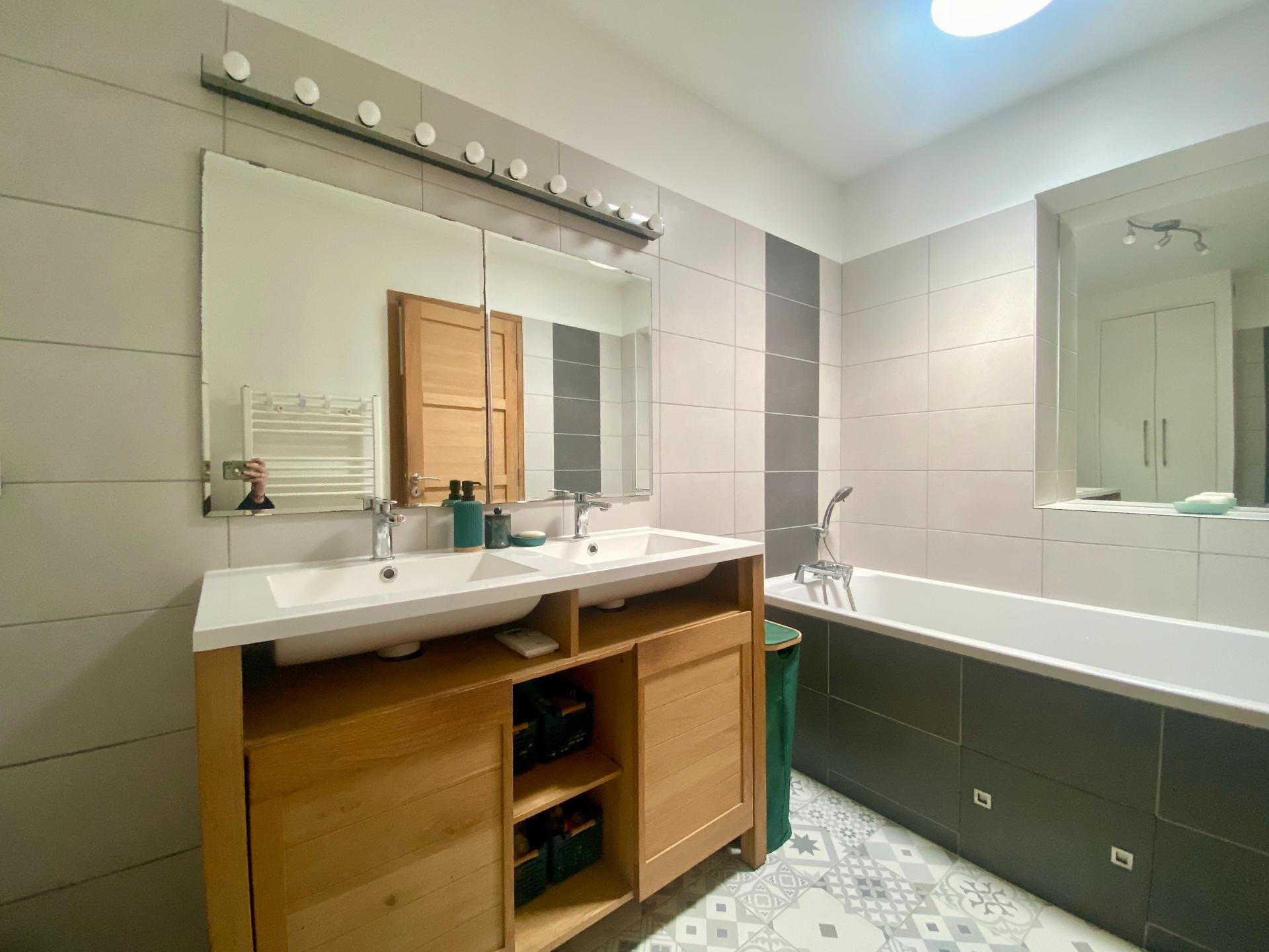 Photo 21 of the listing.