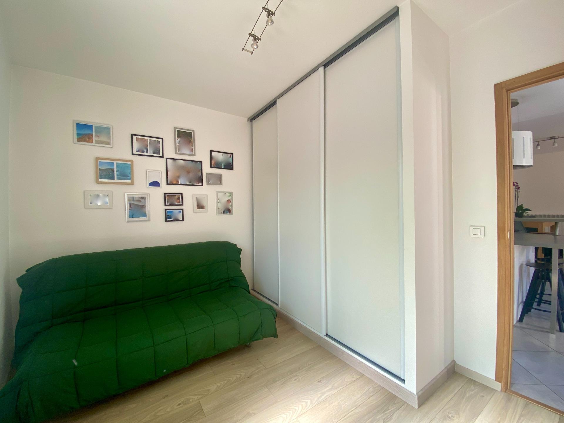 Photo 11 of the listing.