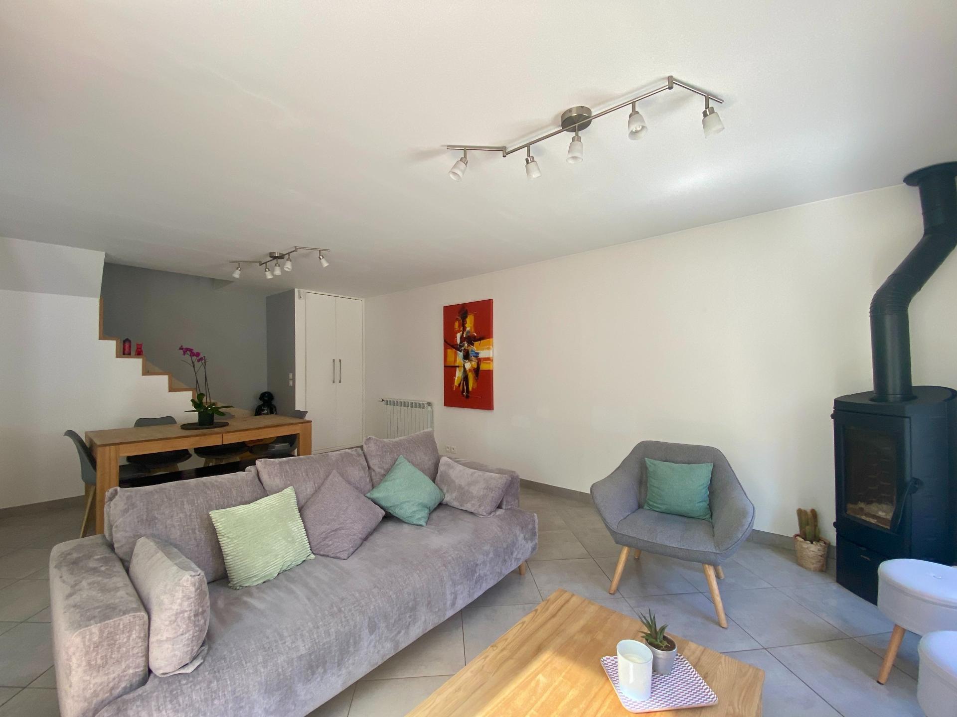 Photo 10 of the listing.