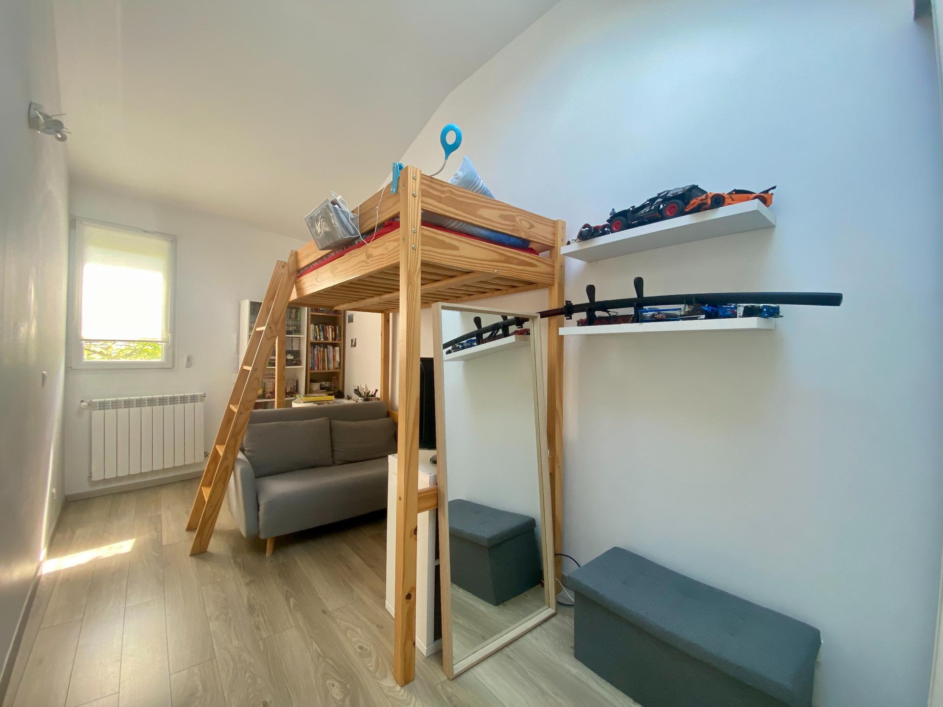 Photo 17 of the listing.