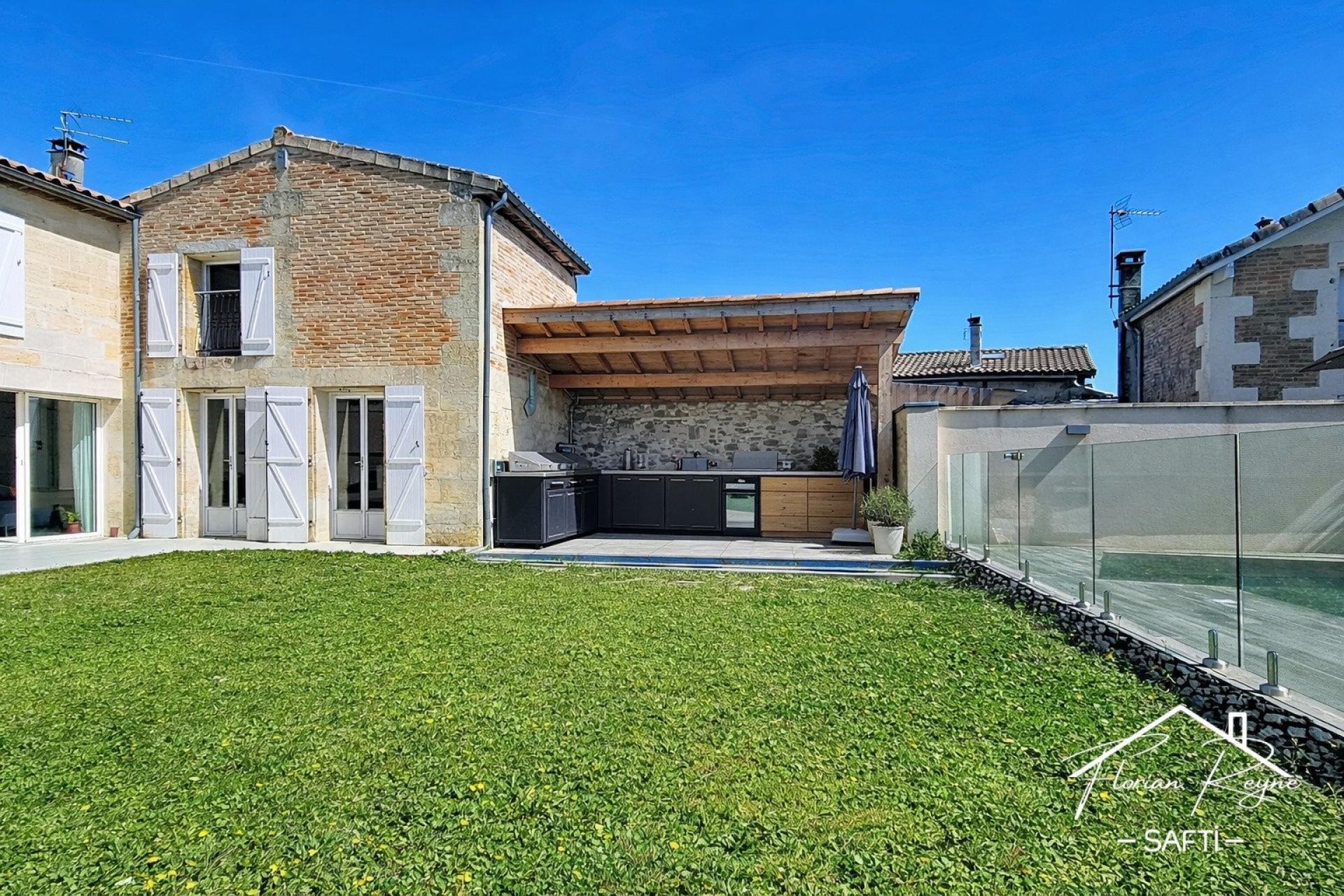 Photo 2 of the listing.