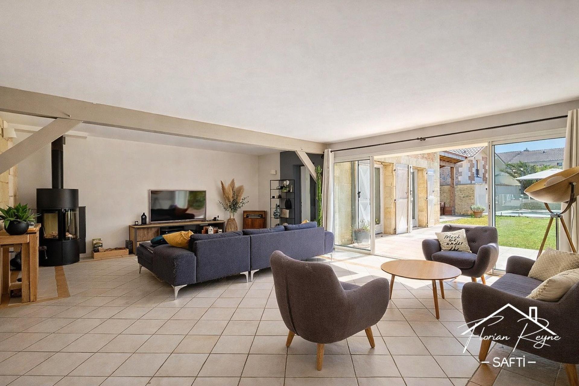 Photo 4 of the listing.