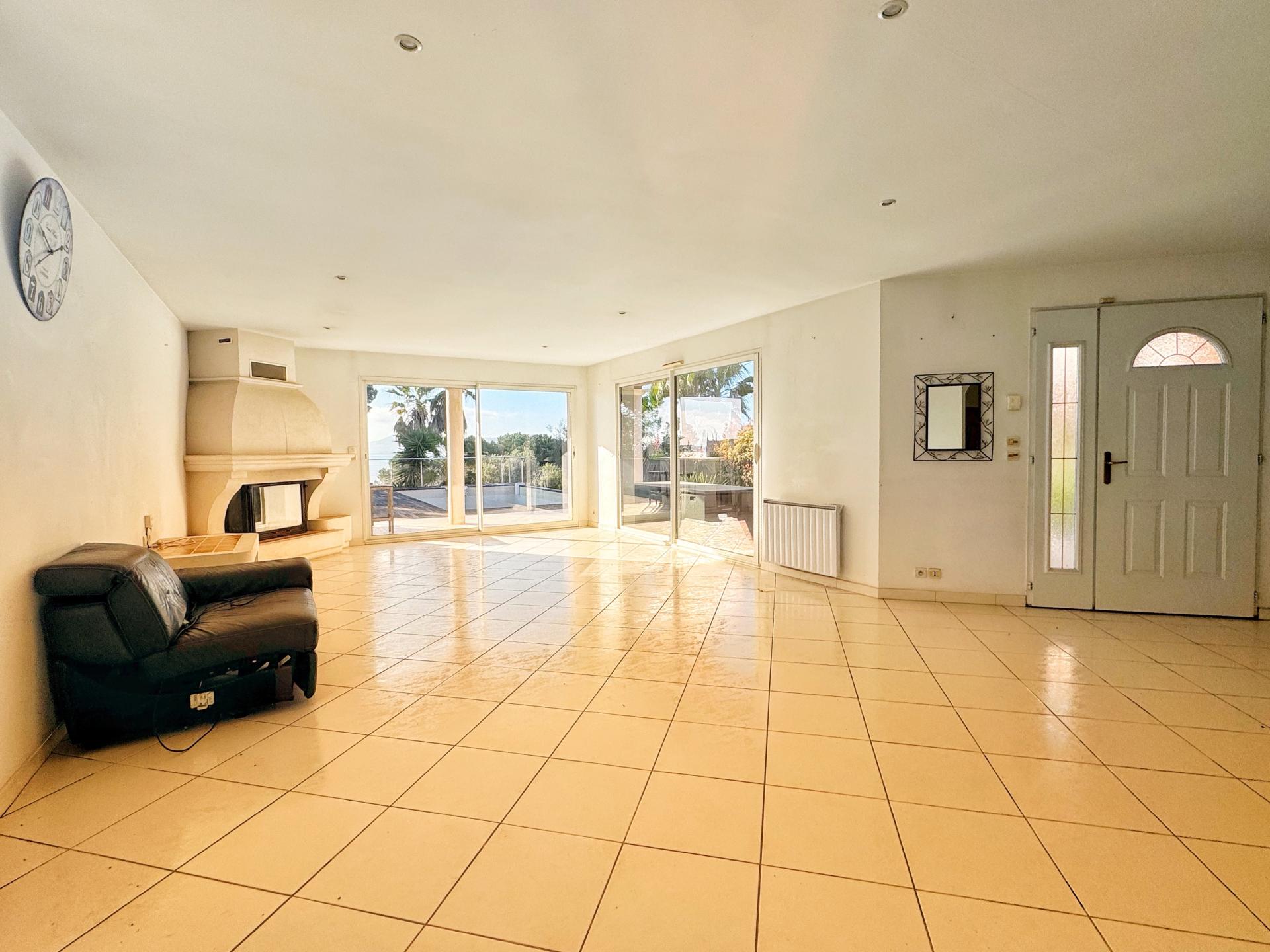 Photo 6 of the listing.