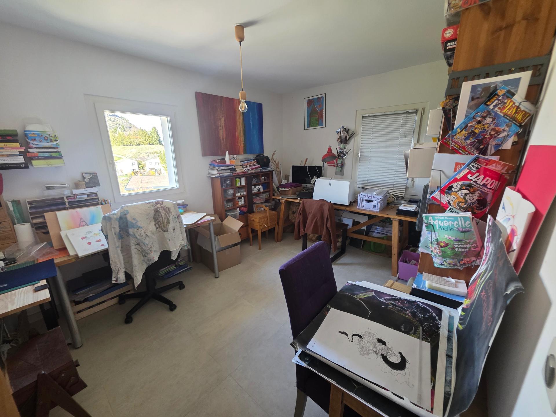 Photo 11 of the listing.