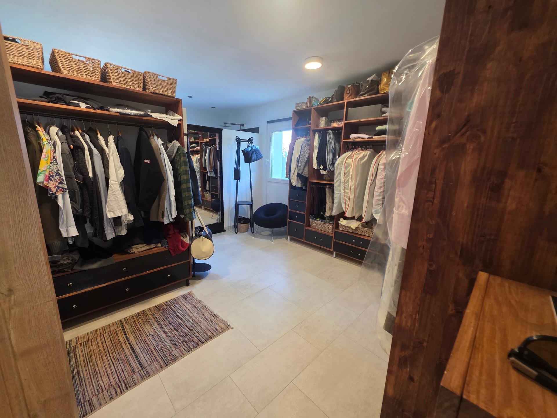 Photo 8 of the listing.