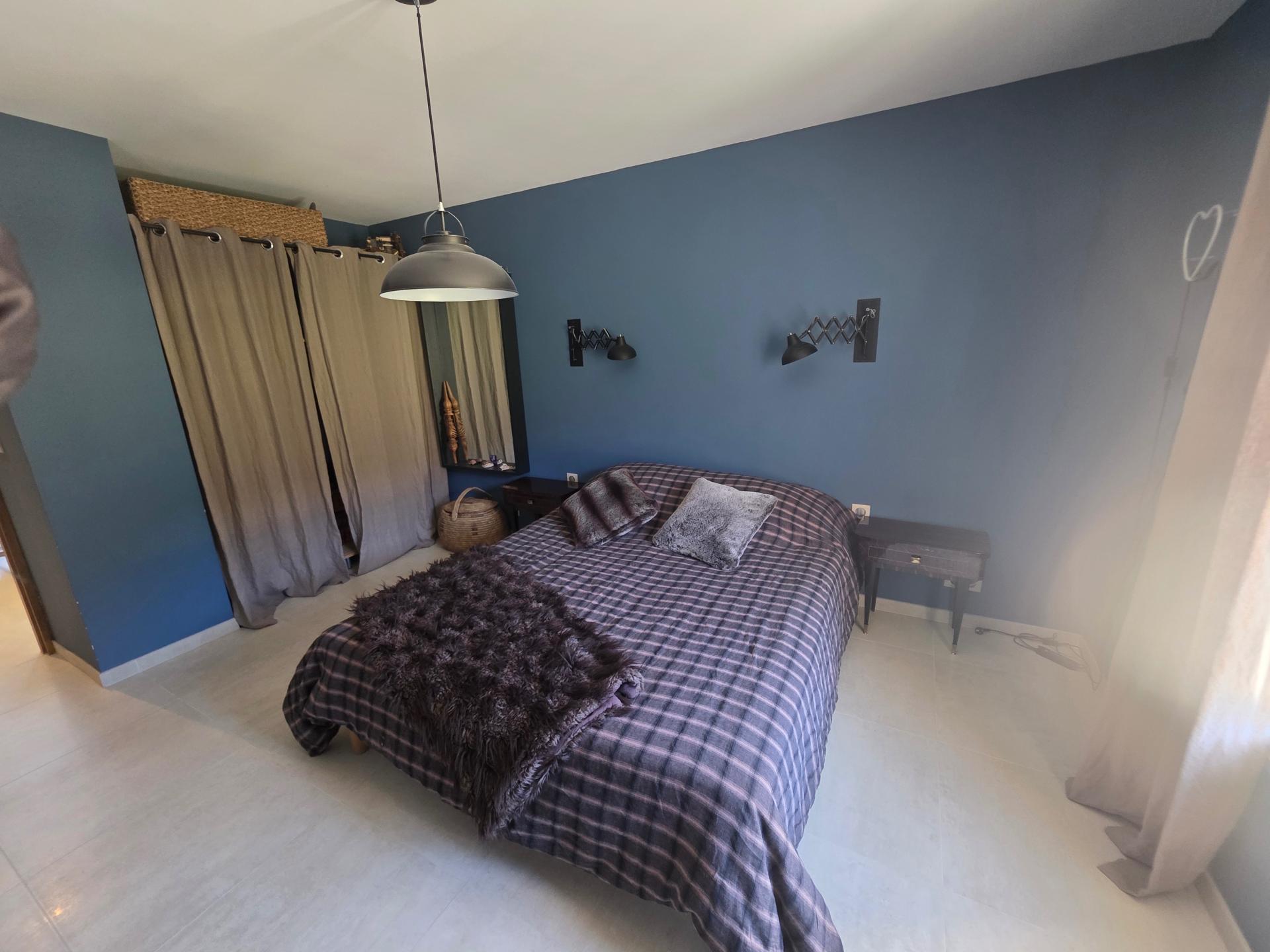 Photo 14 of the listing.