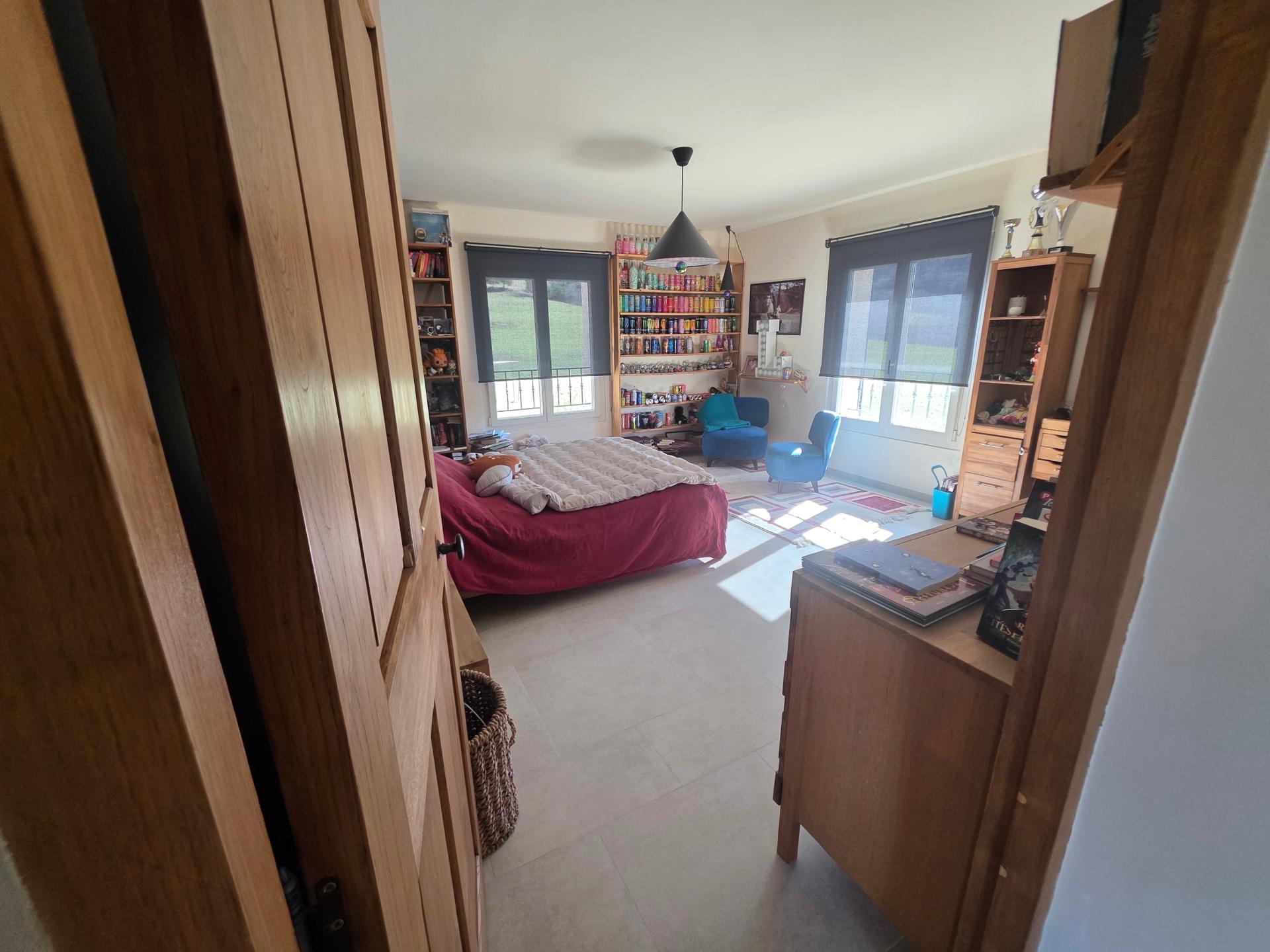 Photo 13 of the listing.