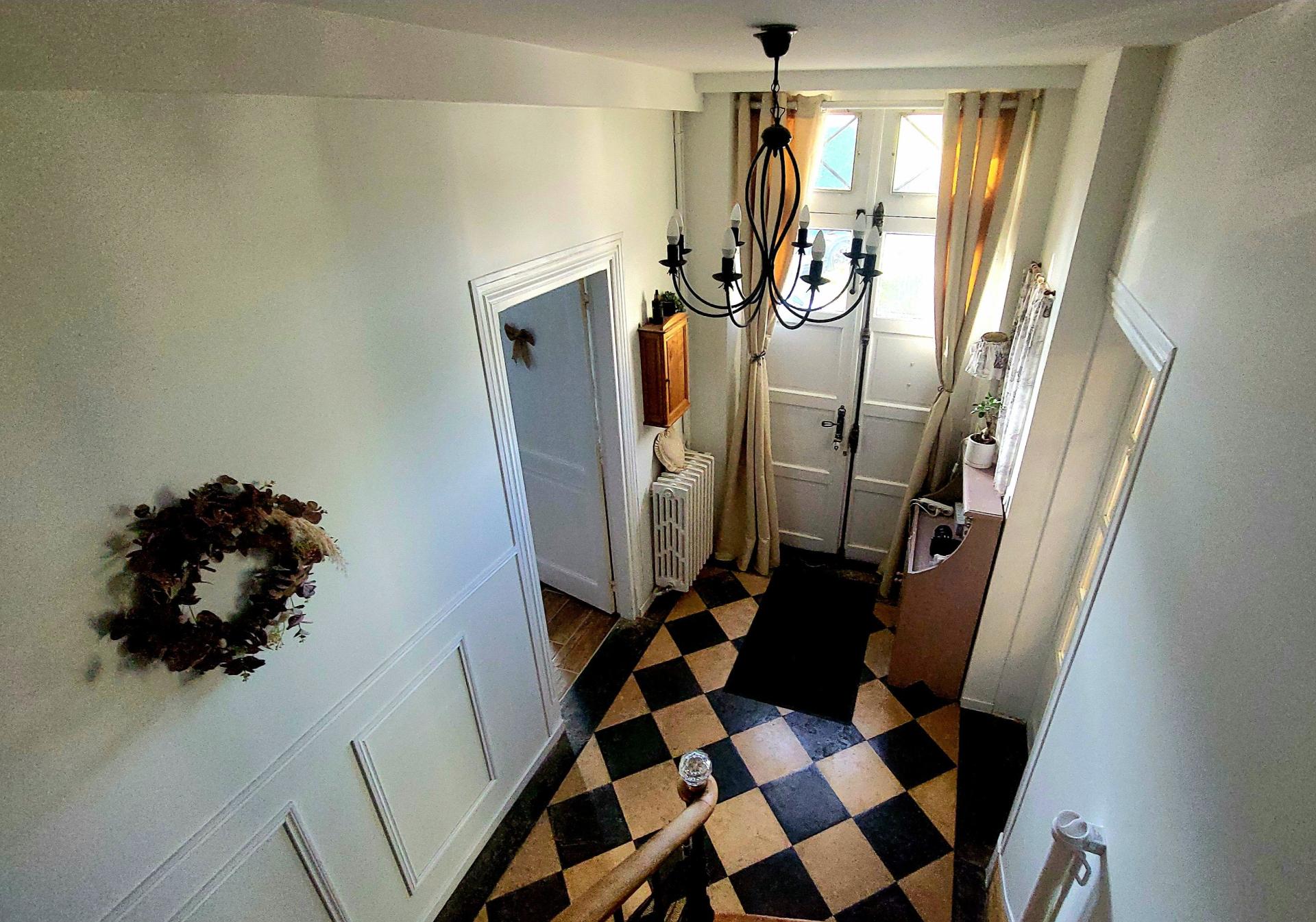 Photo 2 of the listing.