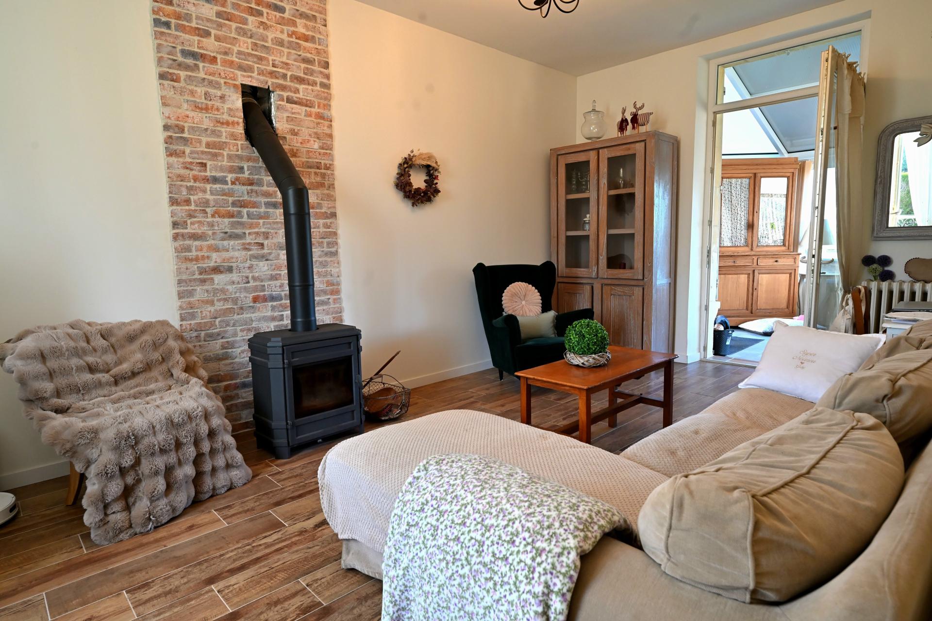 Photo 6 of the listing.