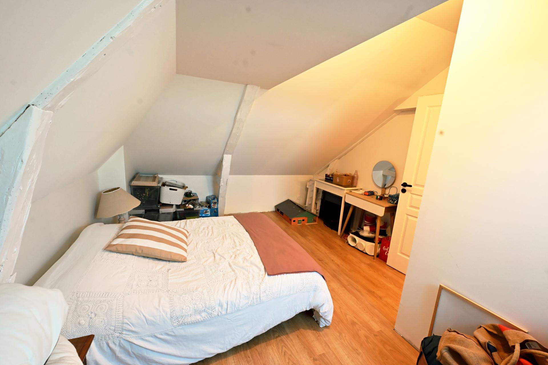 Photo 16 of the listing.