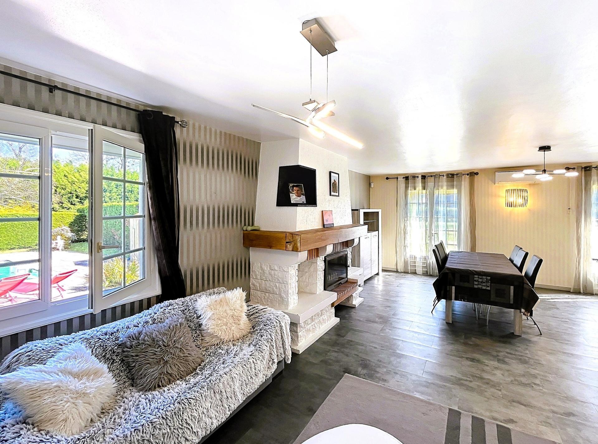 Photo 3 of the listing.