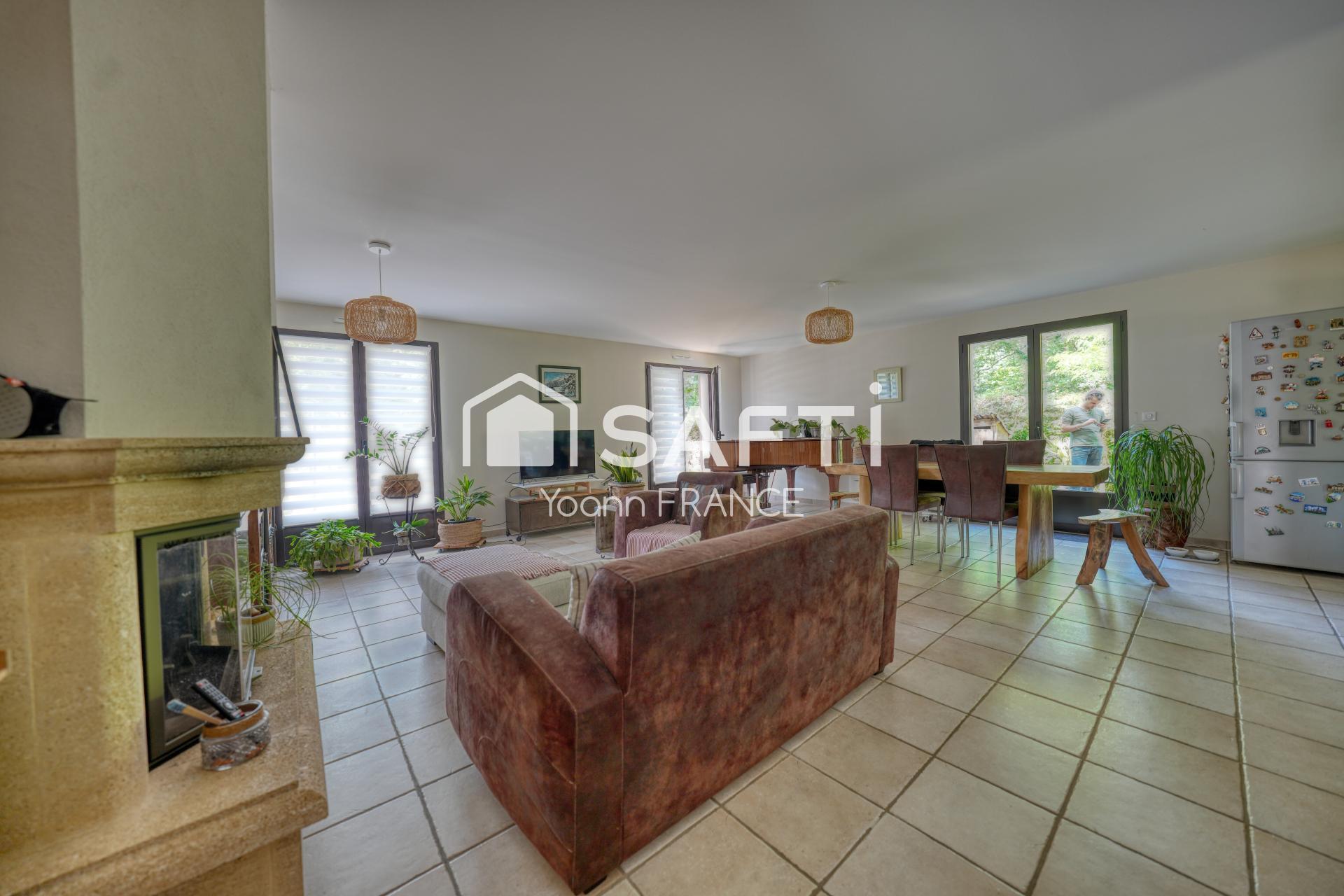 Photo SAFTI — Maison 6 pièces, 170 m² à Saint Julien En Born 4