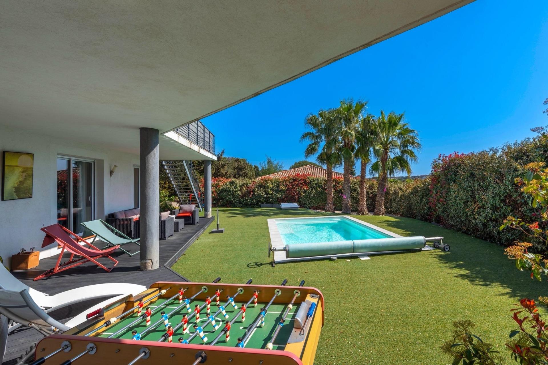 Photo 13 of the listing.