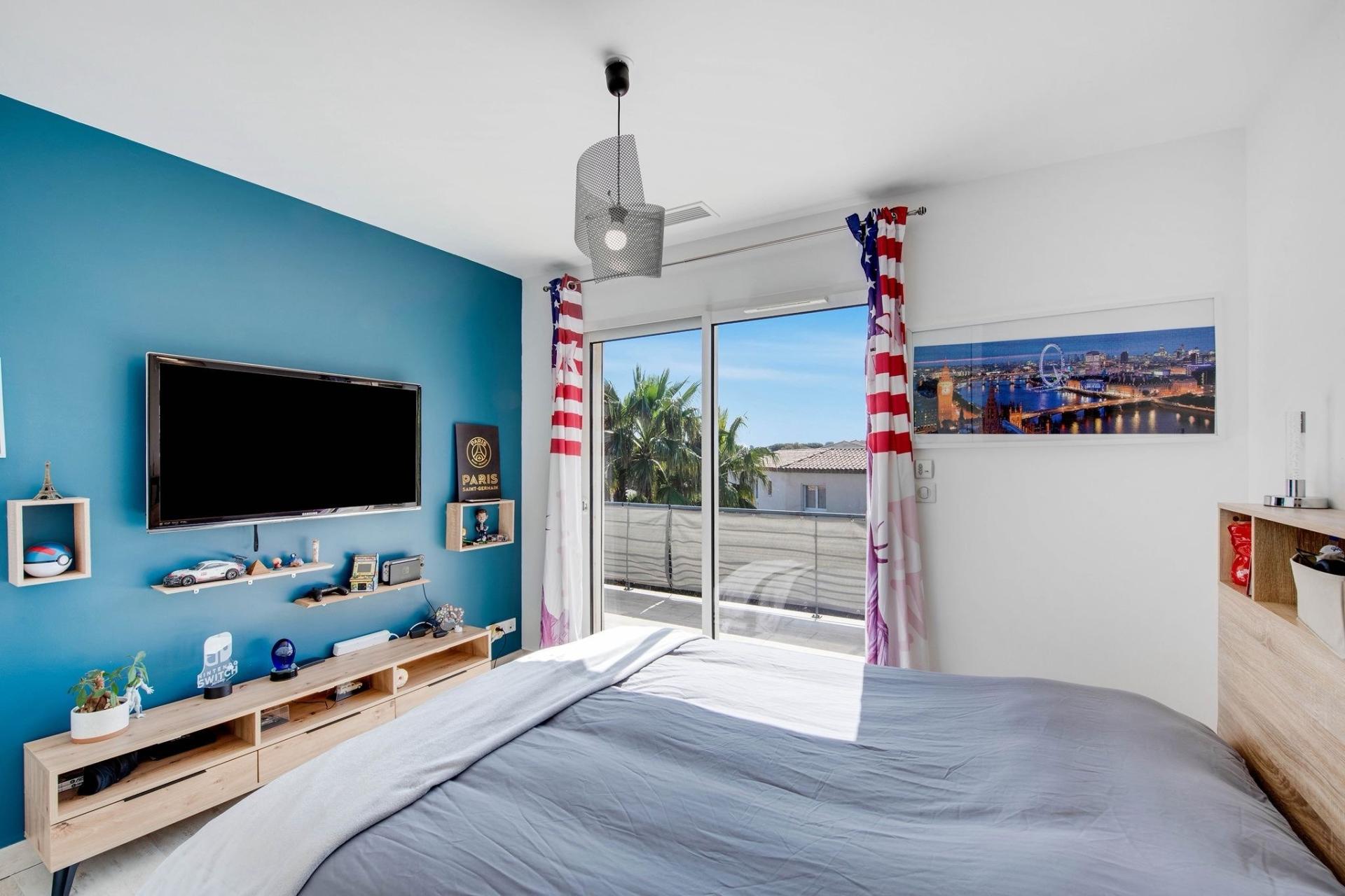 Photo 10 of the listing.