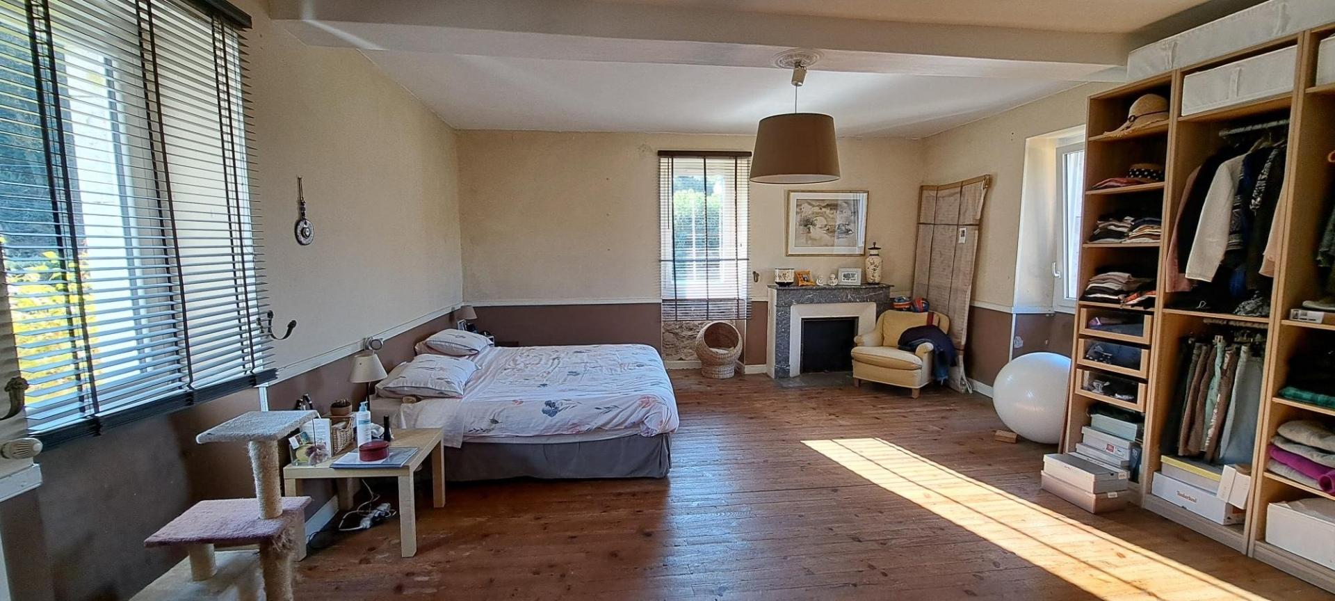 Photo 7 of the listing.