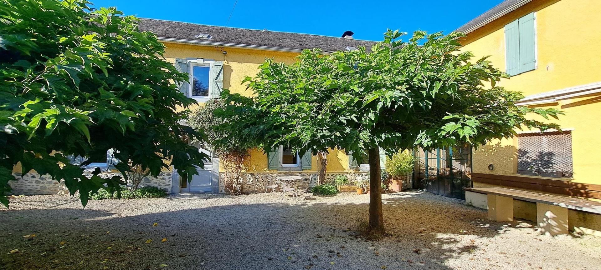 Photo 3 of the listing.