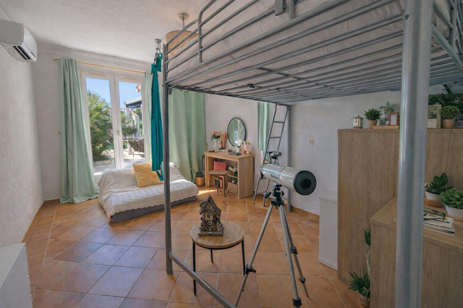 Photo 8 of the listing.