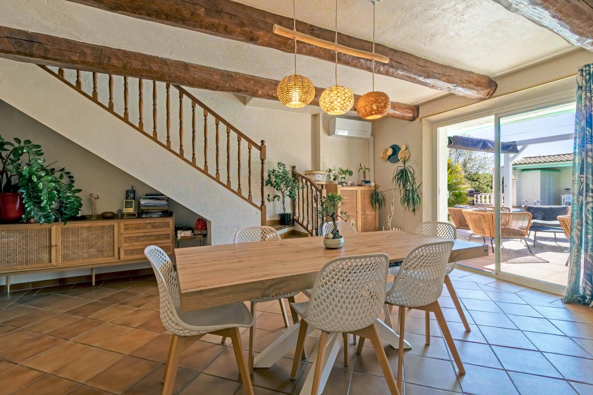 Photo 4 of the listing.