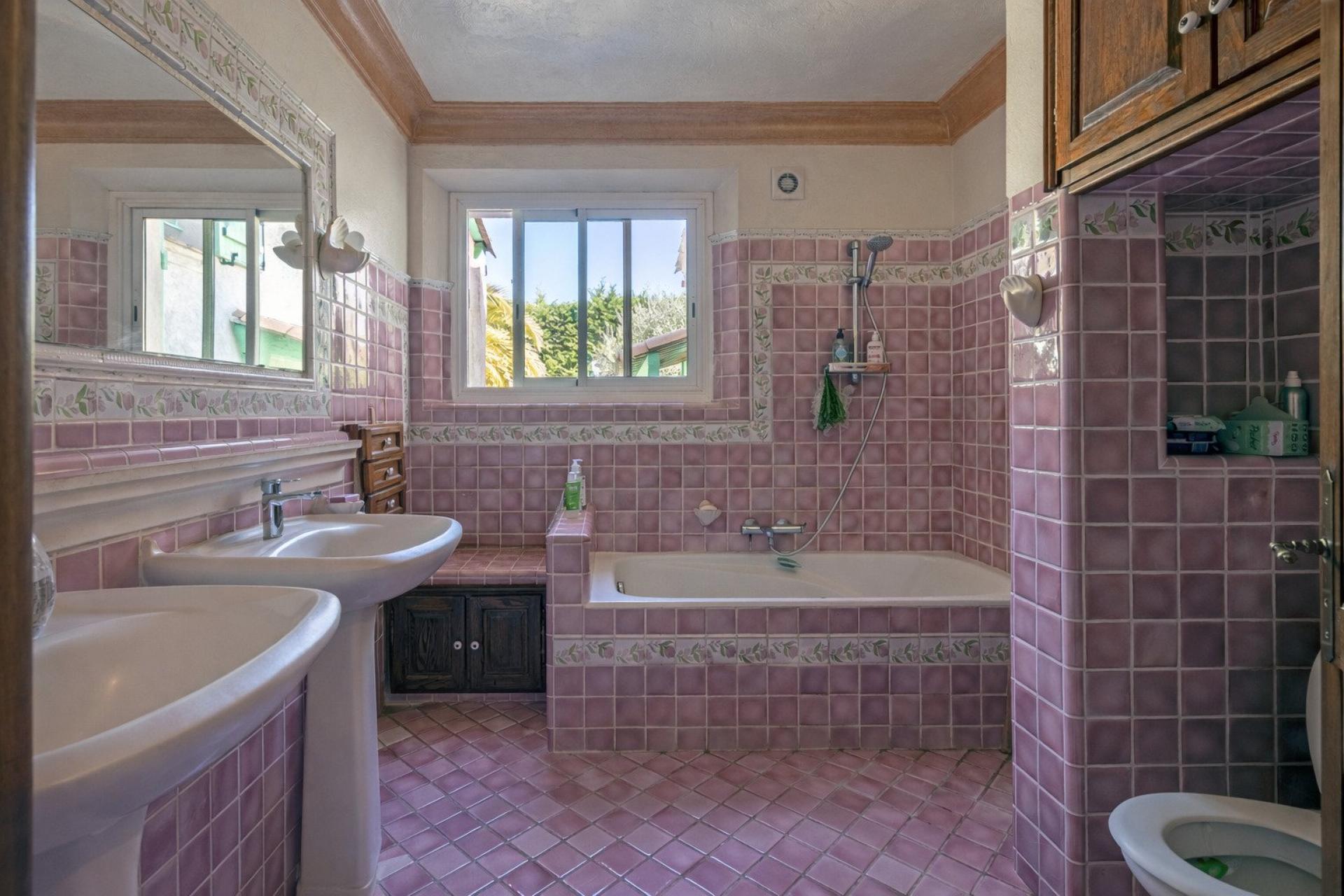 Photo 9 of the listing.