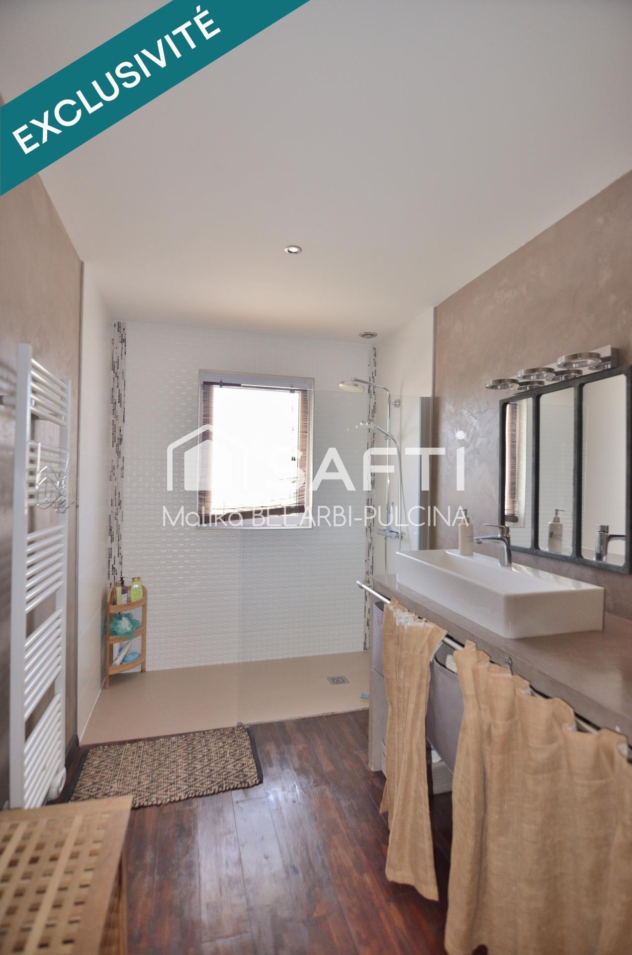 Photo 17 of the listing.