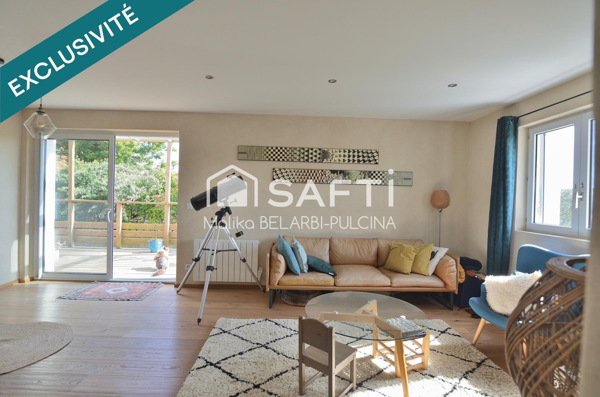 Photo 4 of the listing.