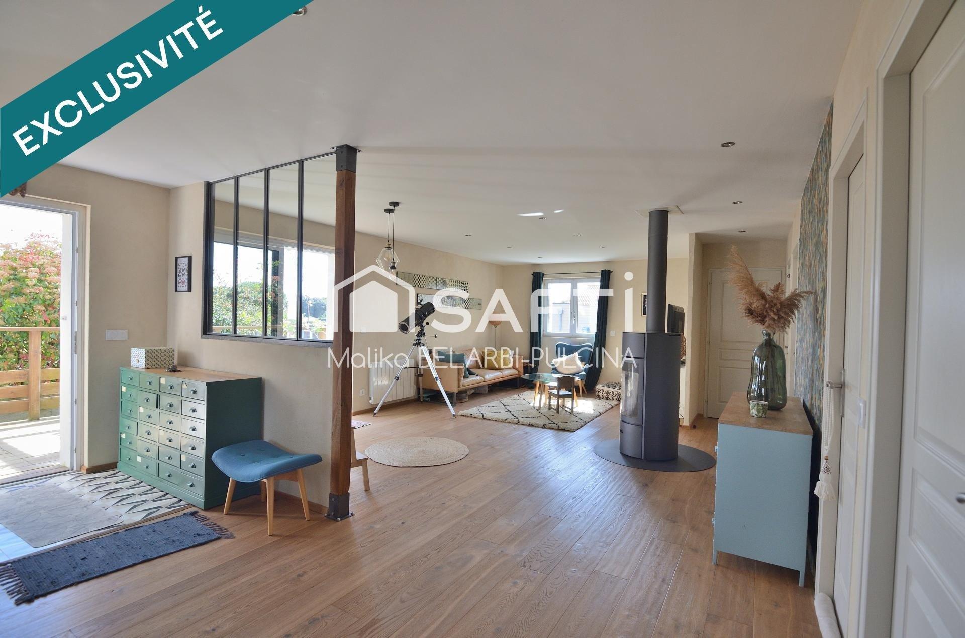 Photo 12 of the listing.