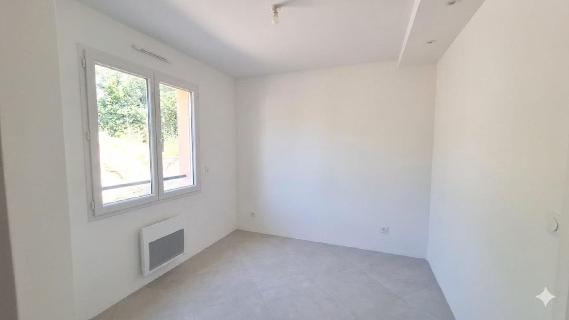 Photo 14 of the listing.