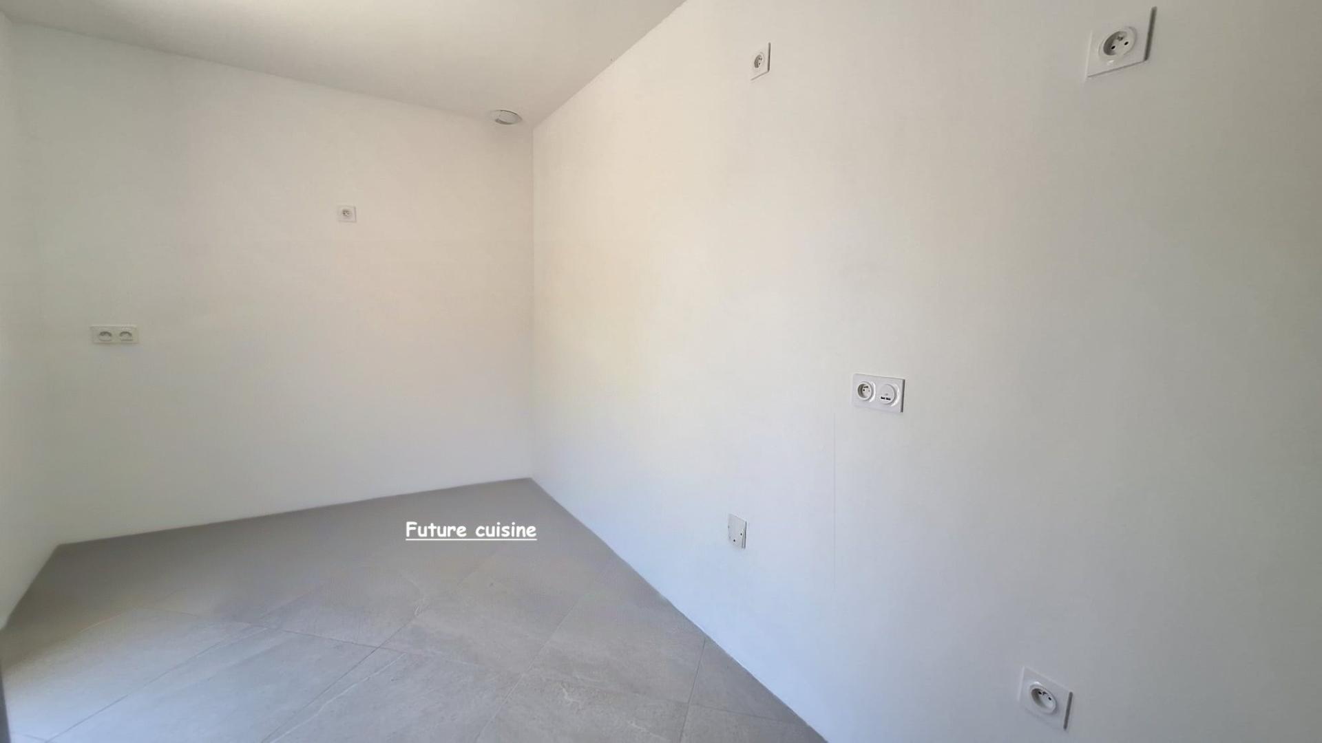 Photo 6 of the listing.