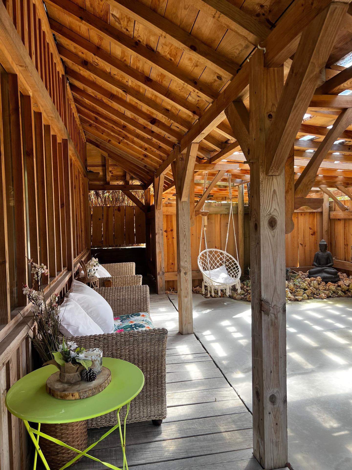 Photo 5 of the listing.