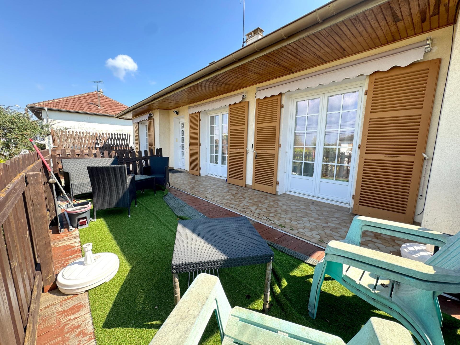 Photo SAFTI — Maison 4 pièces, 91 m² à Cousance 2