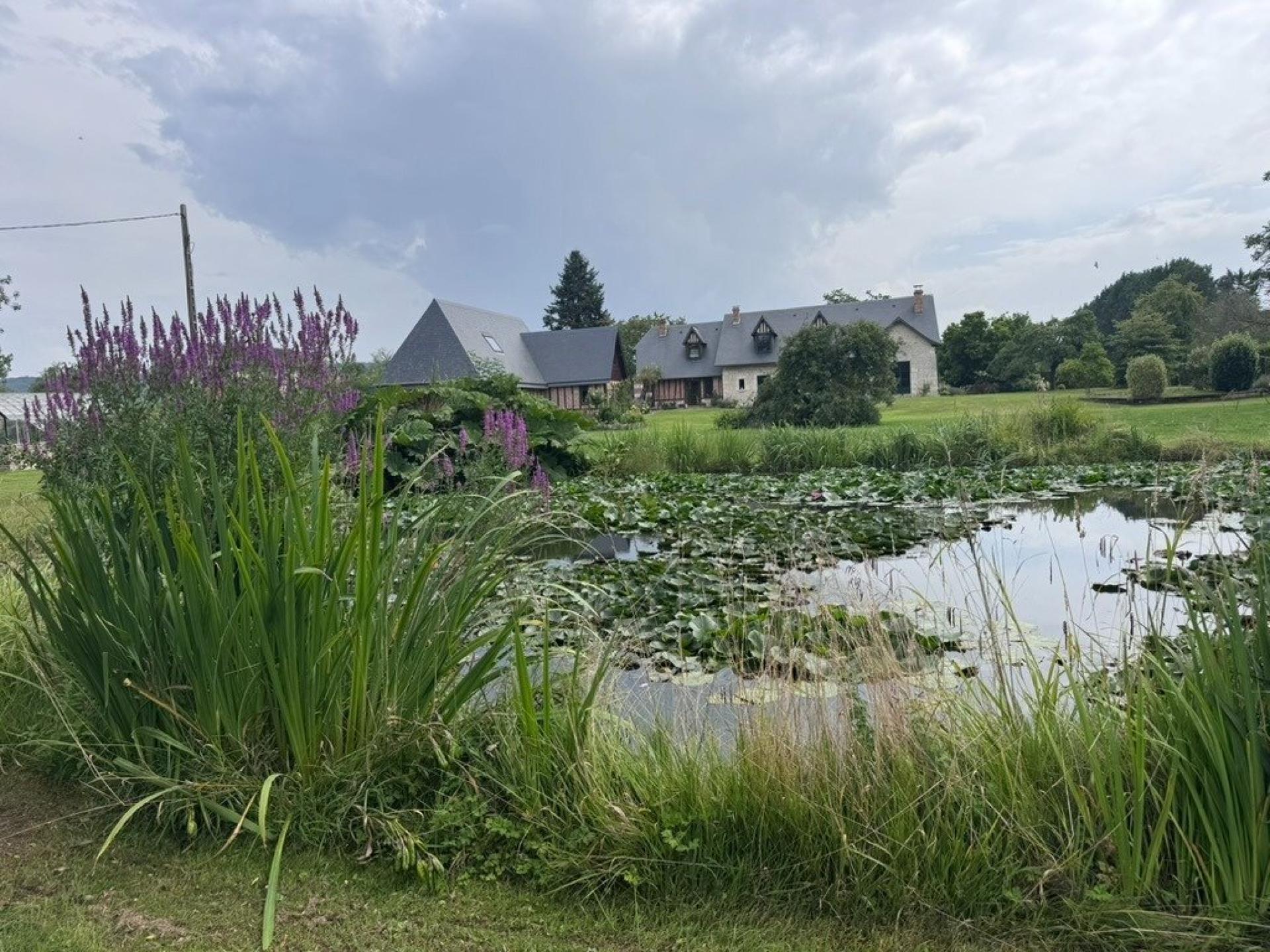 Photo 3 of the listing.