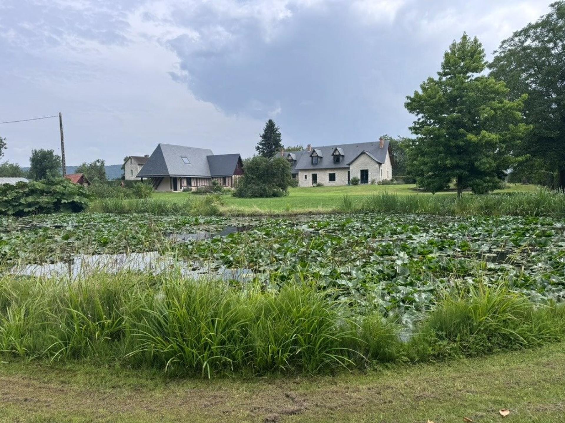 Photo 4 of the listing.