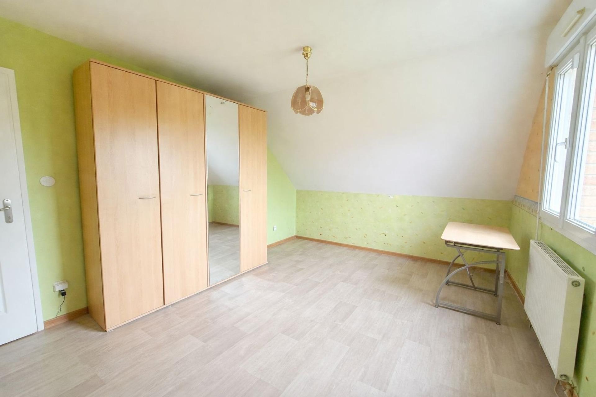 Photo 4 of the listing.