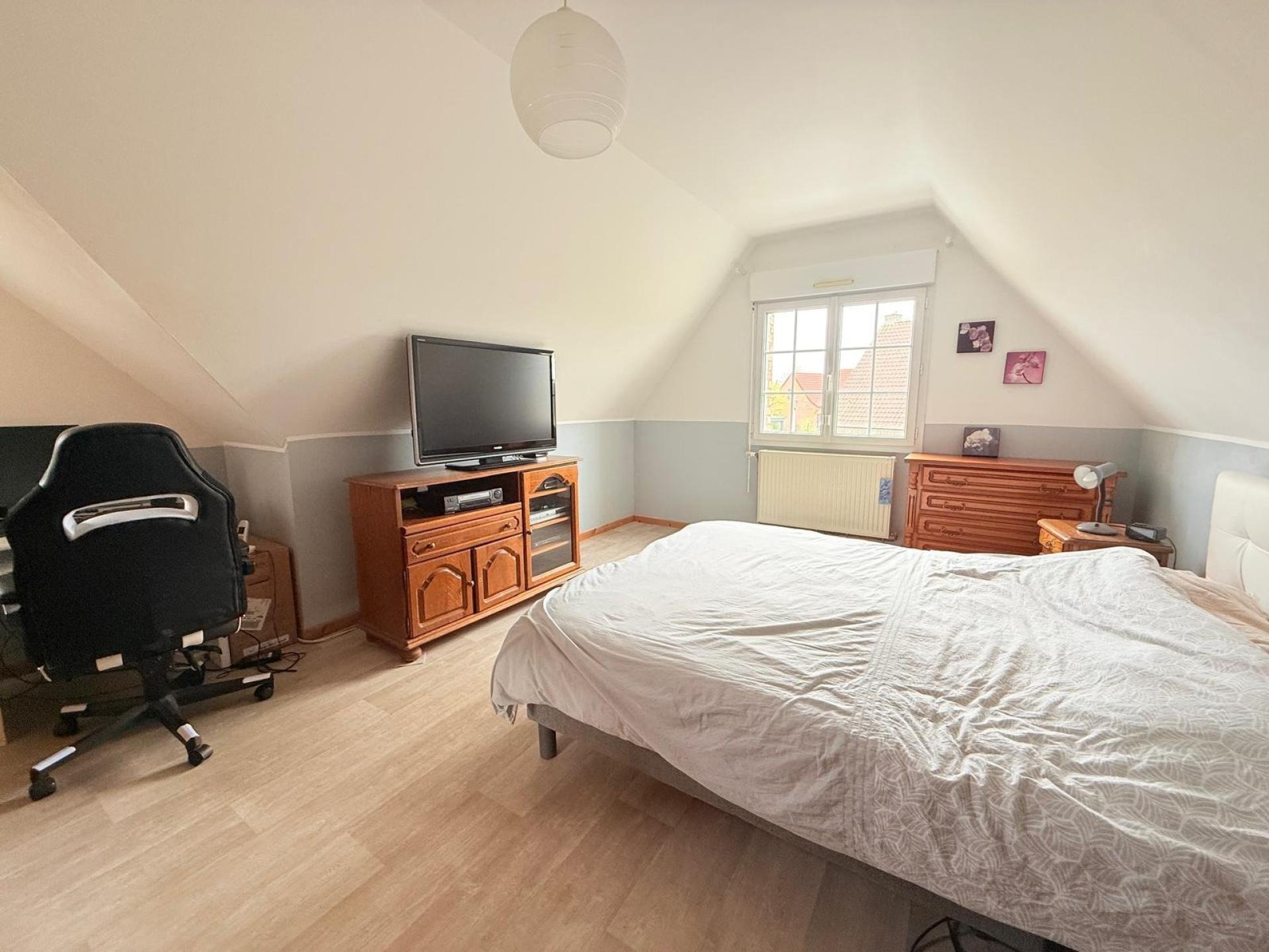 Photo 7 of the listing.